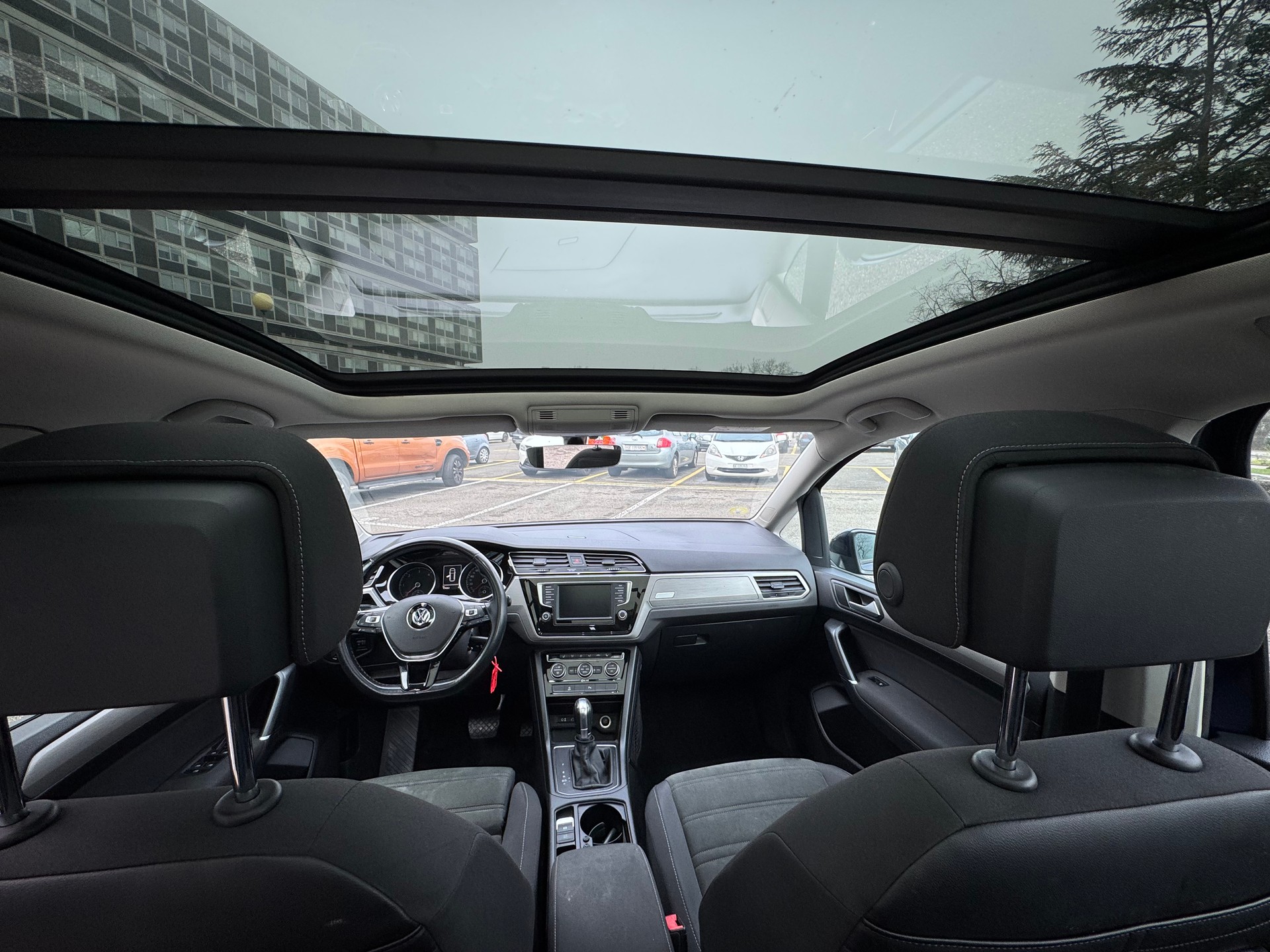 VW Touran 2.0 TDI BlueMotion Technology Comfortline DSG-image-14