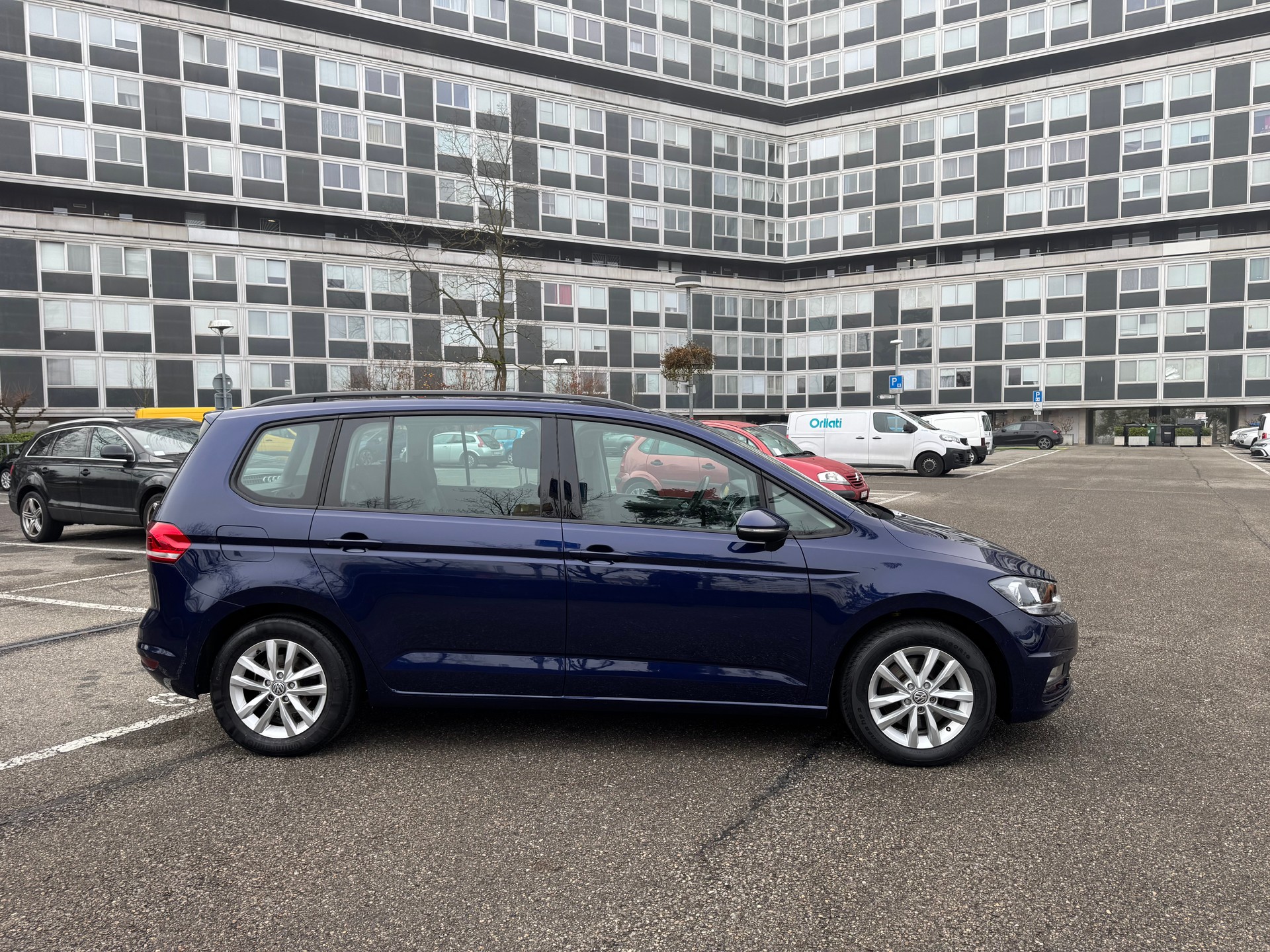 VW Touran 2.0 TDI BlueMotion Technology Comfortline DSG-image-5