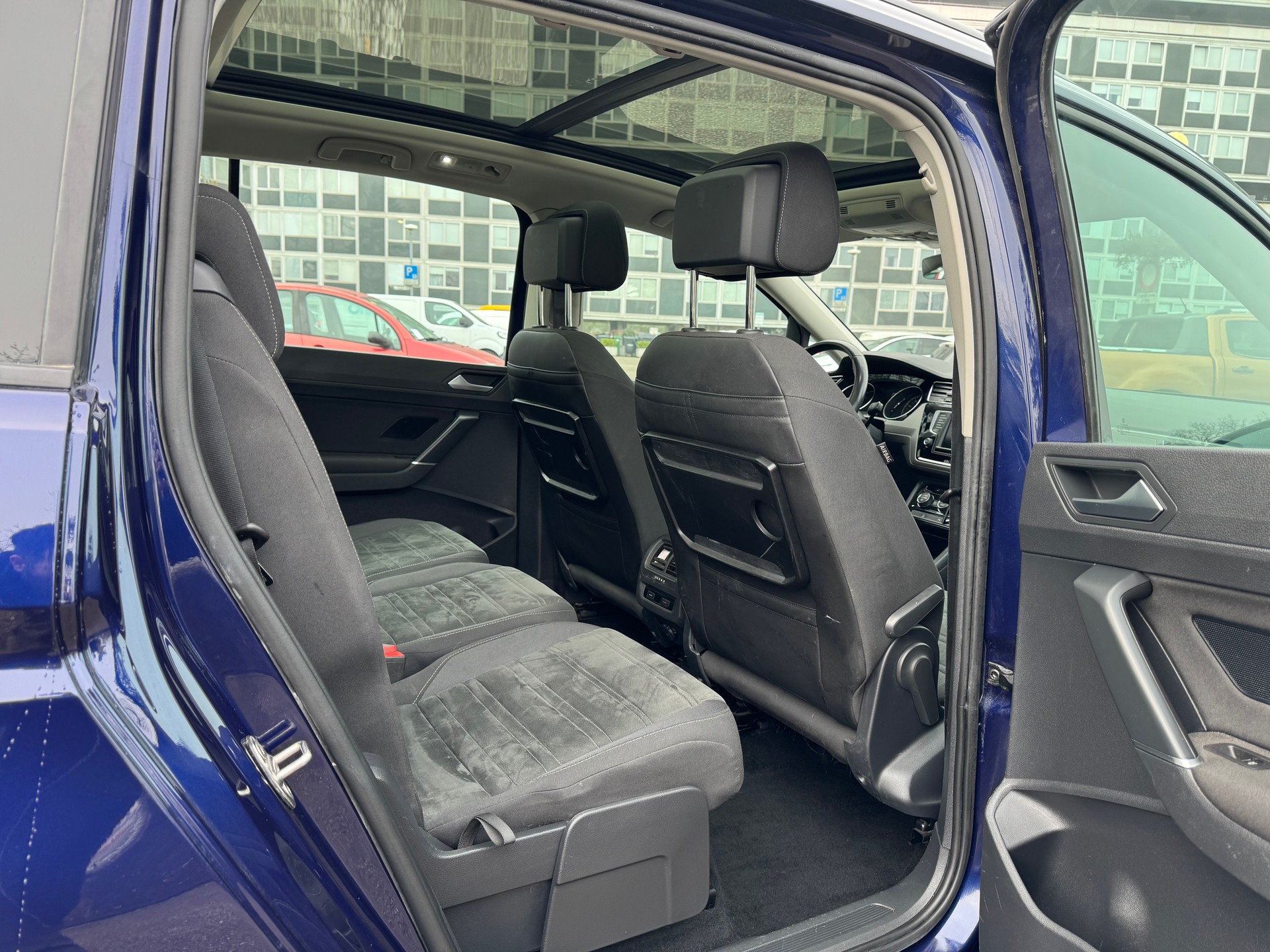 VW Touran 2.0 TDI BlueMotion Technology Comfortline DSG-image-11