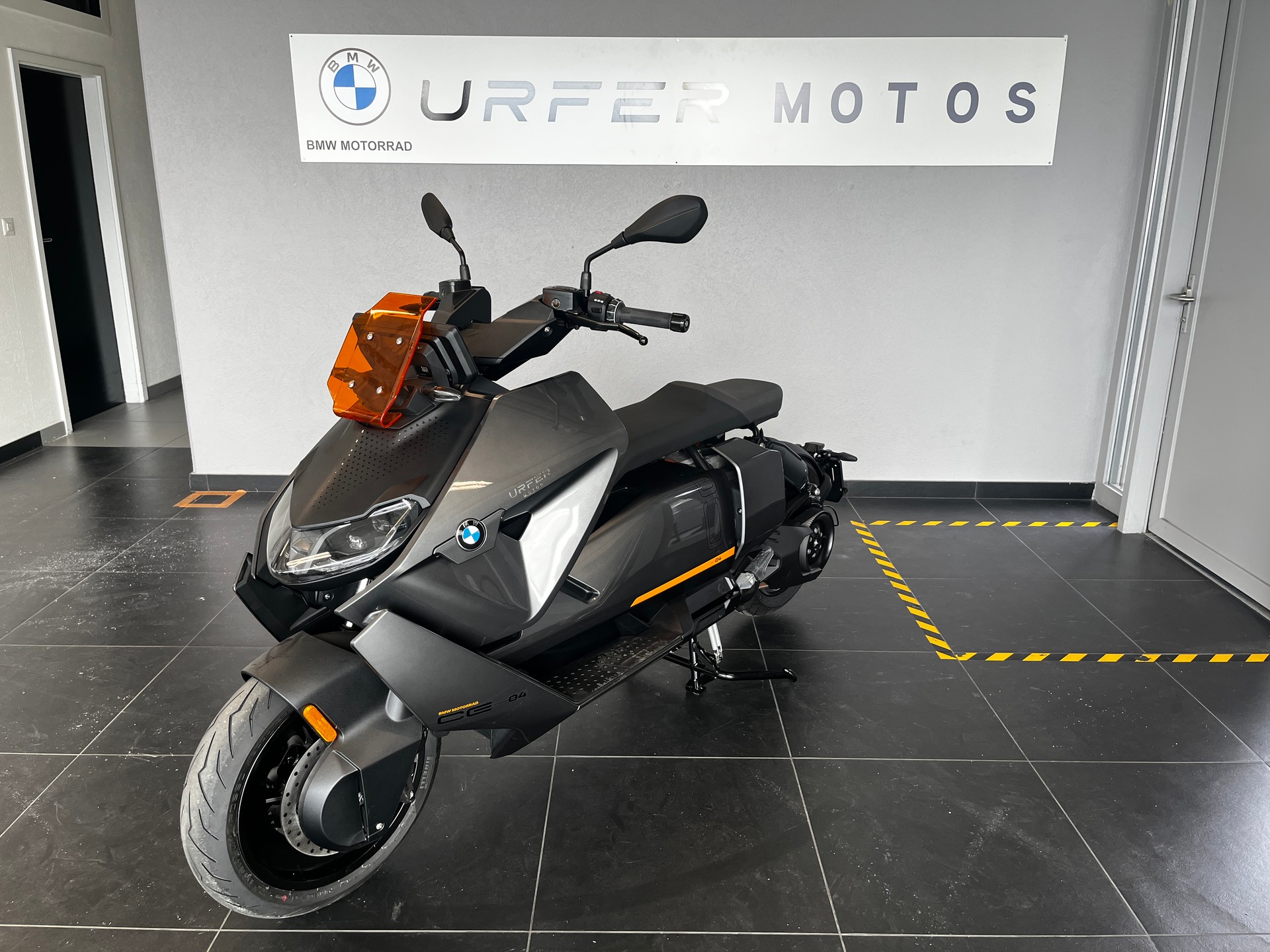 BMW CE 04-image-3