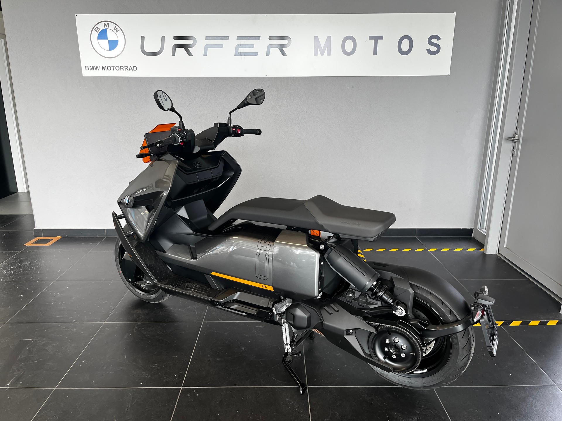 BMW CE 04-image-5
