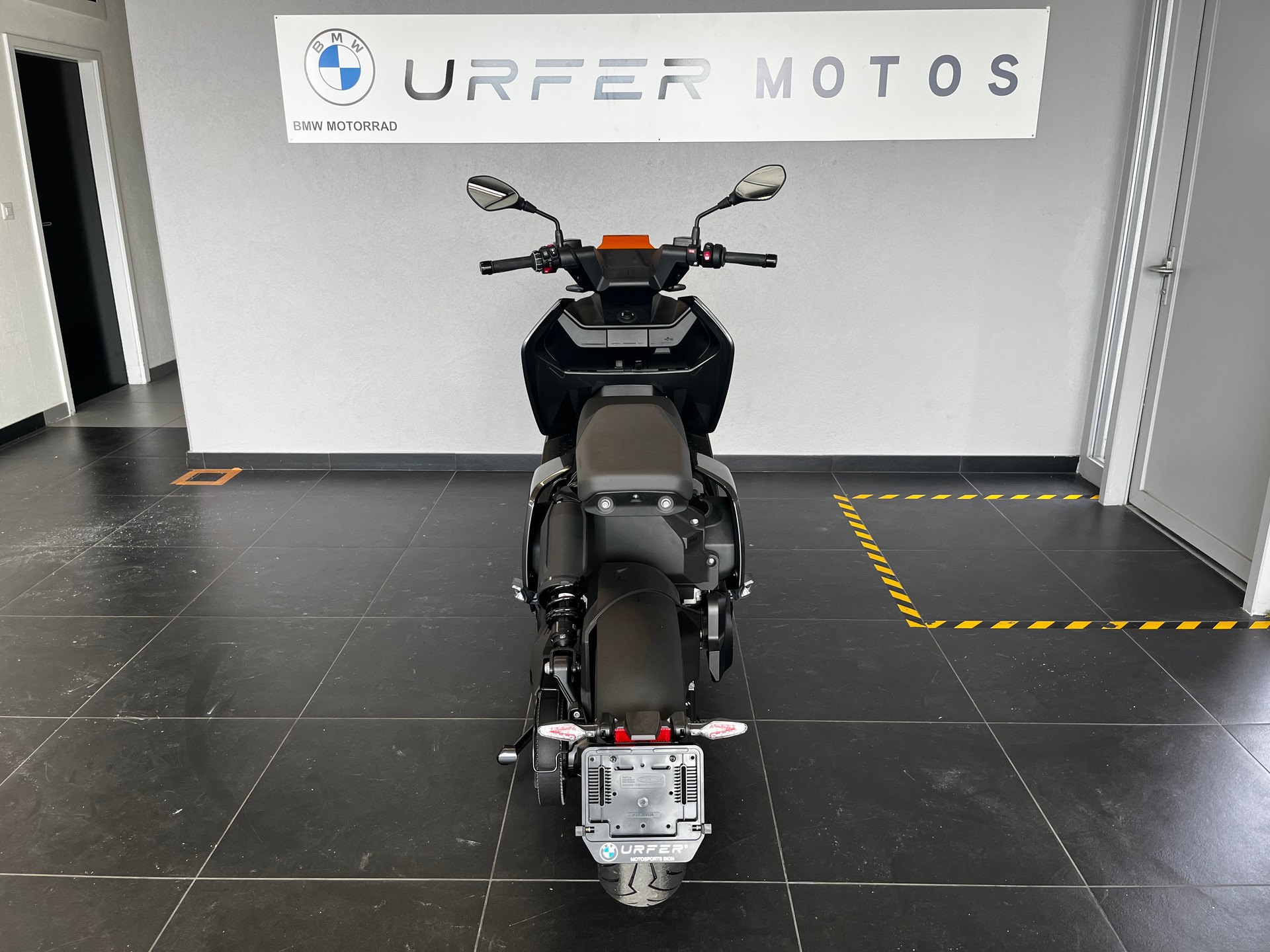 BMW CE 04-image-6