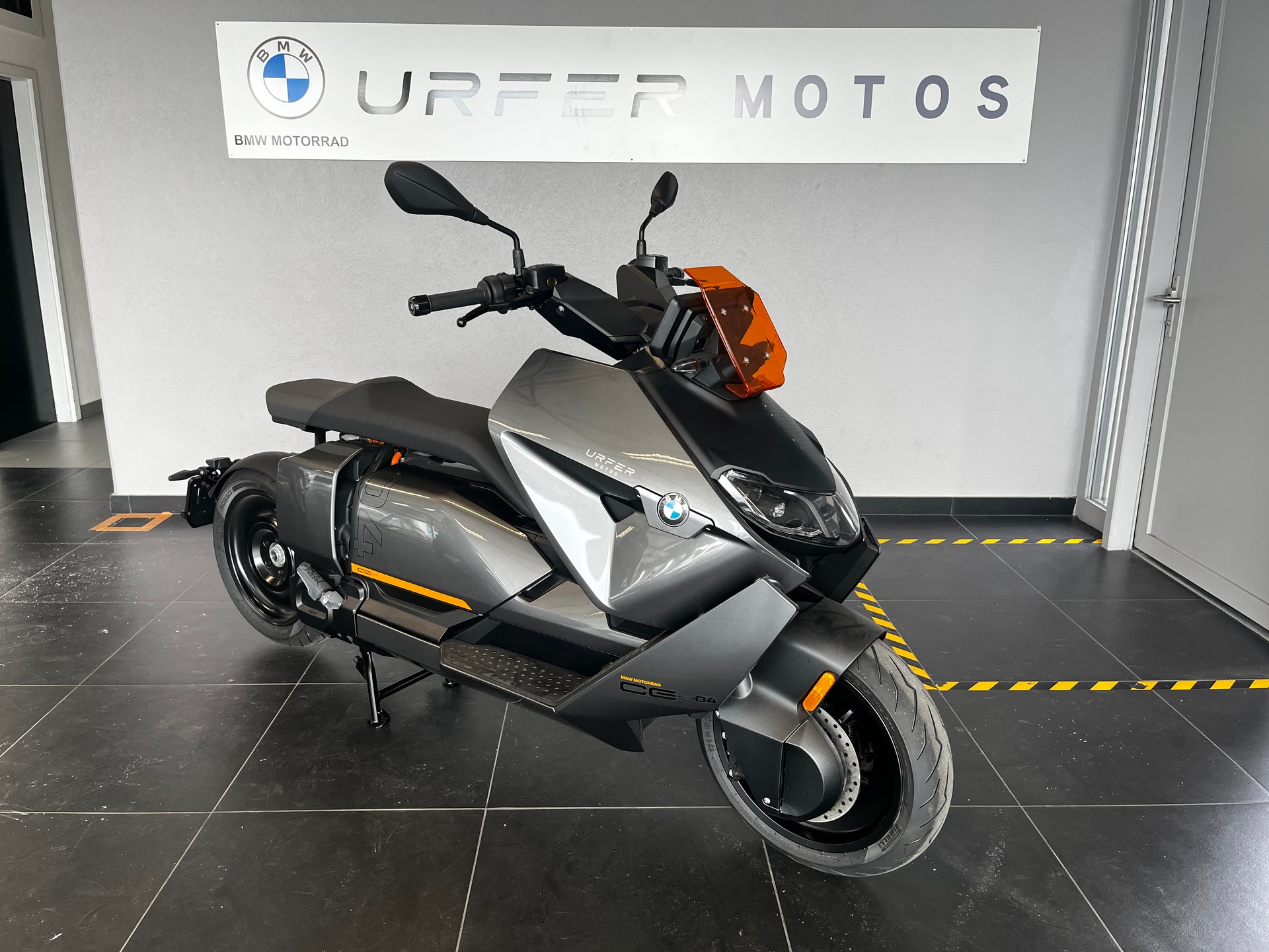 BMW CE 04-image-1
