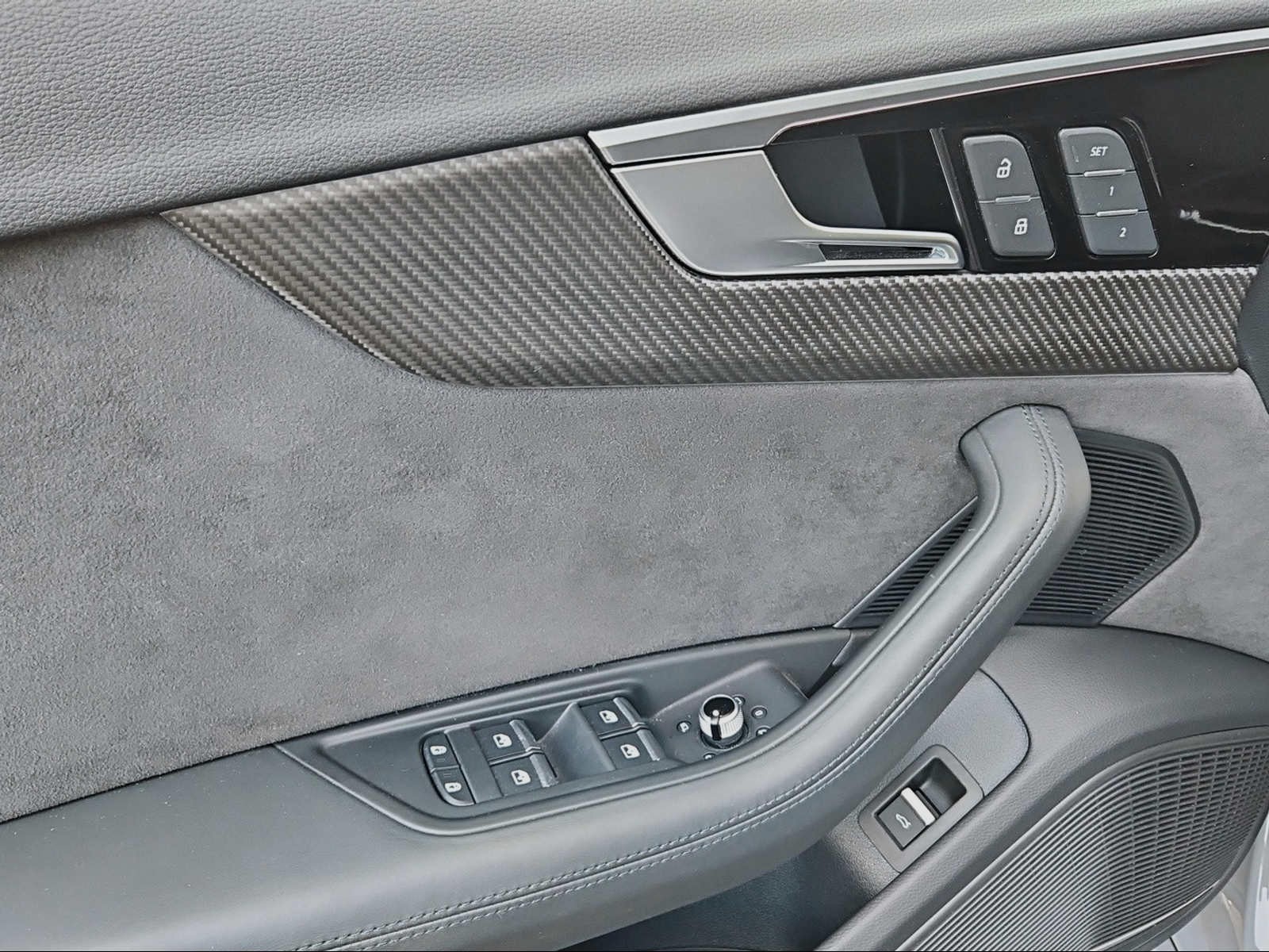 AUDI RS4 Avant quattro tiptronic RS COMPETITION PLUS Nardograu-image-15