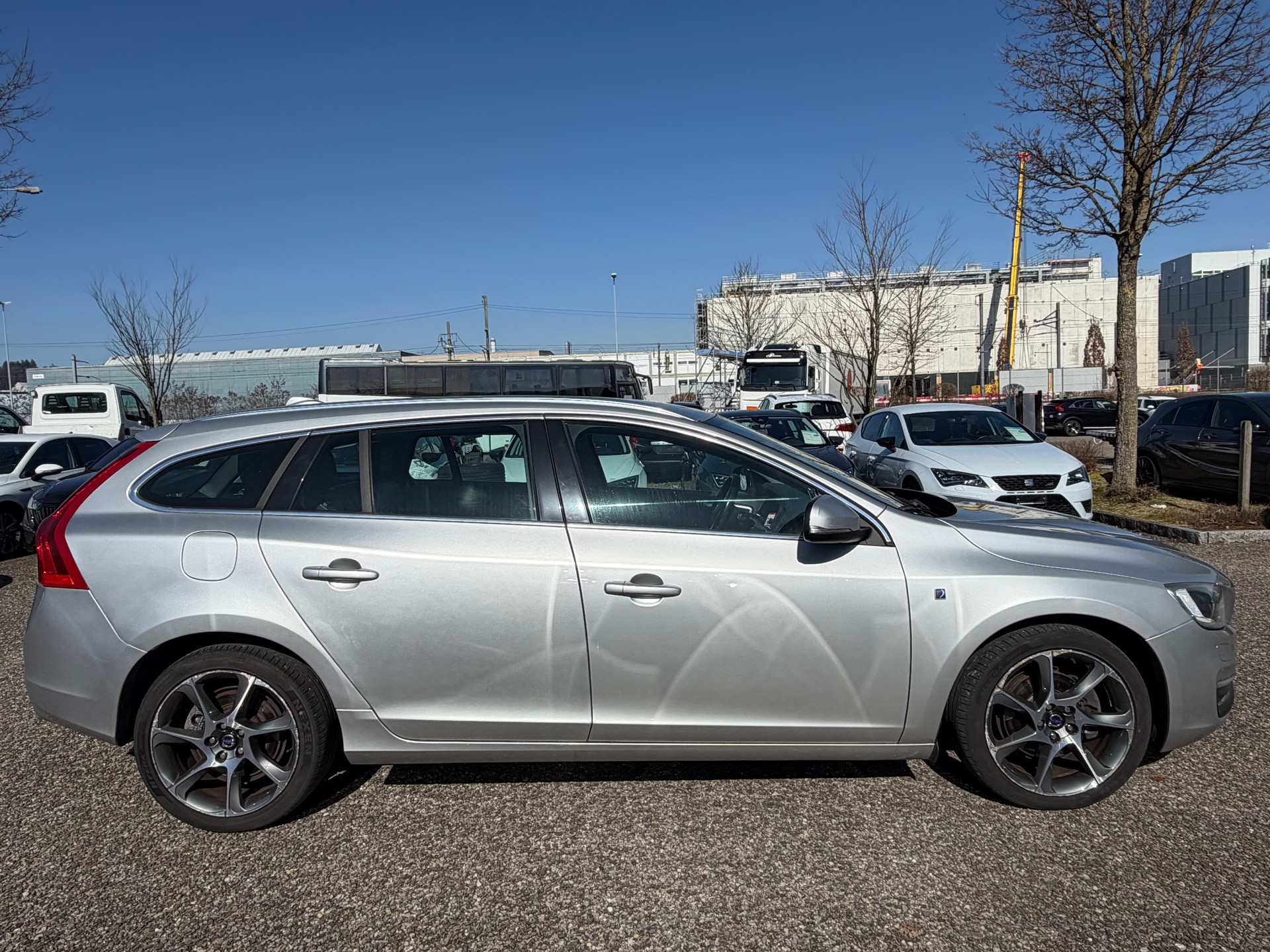 VOLVO V60 D4 OceanRace Geartronic-showroom-element-3