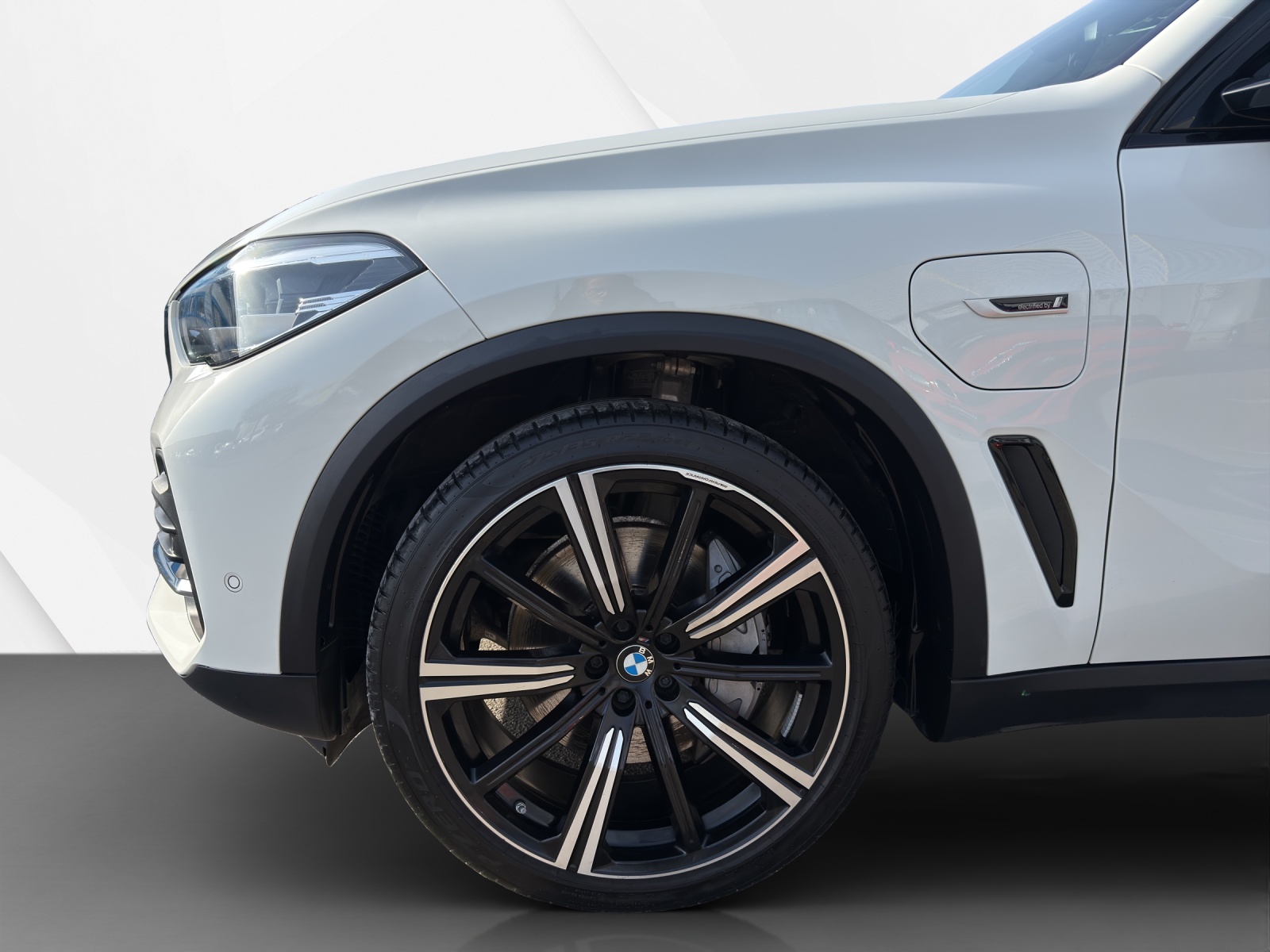 BMW X5 xDrive45e-image-11