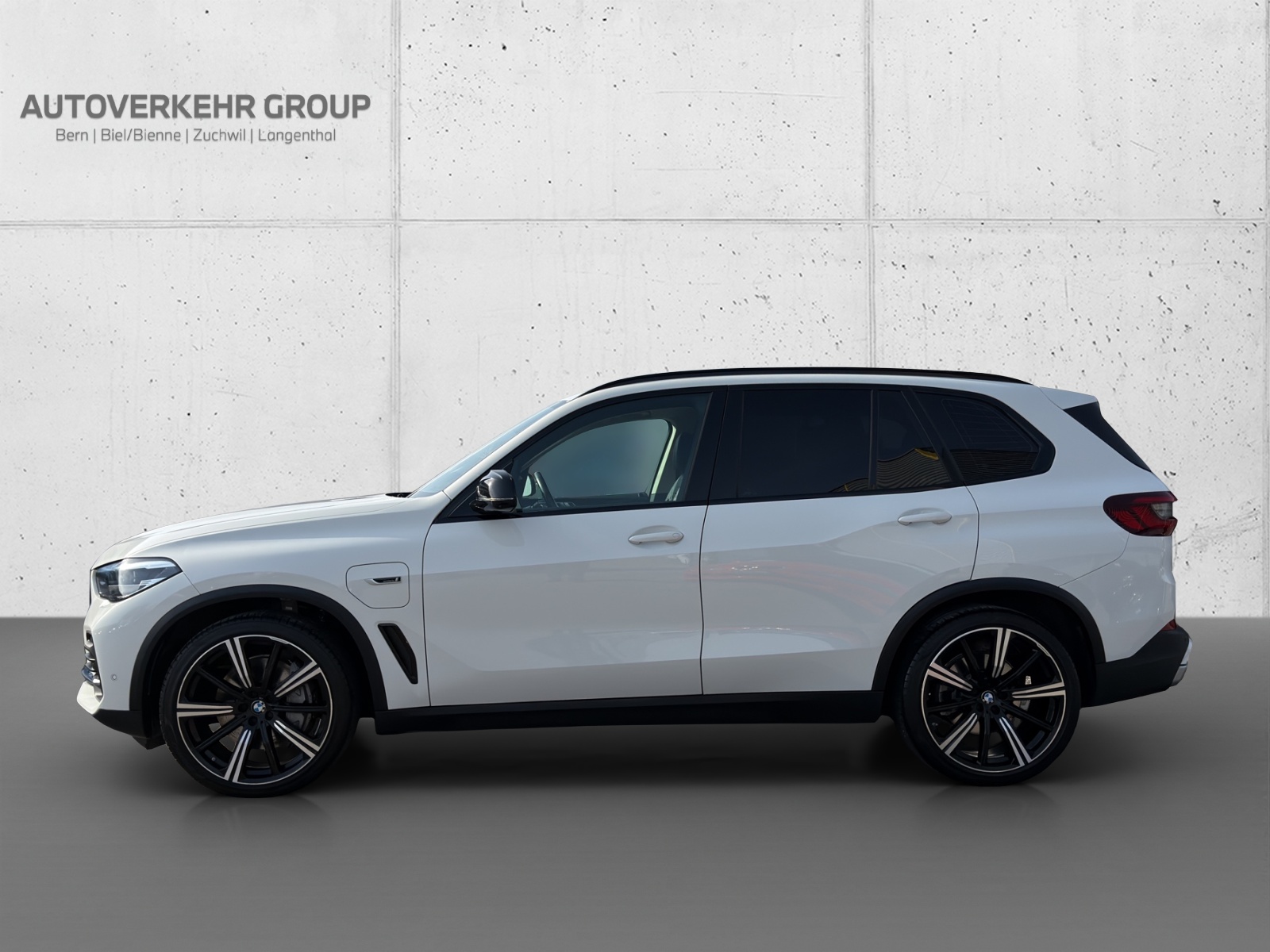 BMW X5 xDrive45e-showroom-element-2