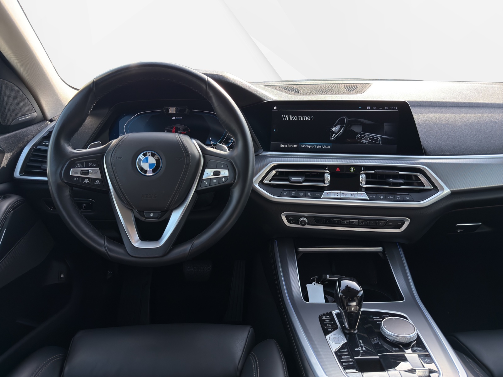 BMW X5 xDrive45e-image-13