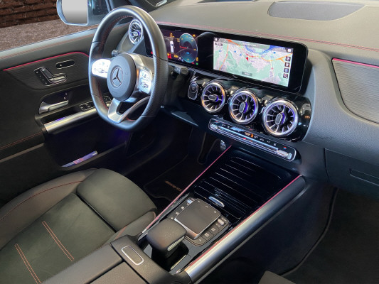MERCEDES-BENZ EQA 300 4M Swiss Star AMG-image-13