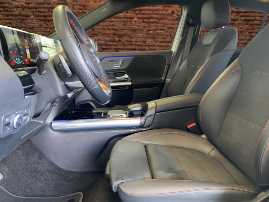 MERCEDES-BENZ EQA 300 4M Swiss Star AMG-image-9