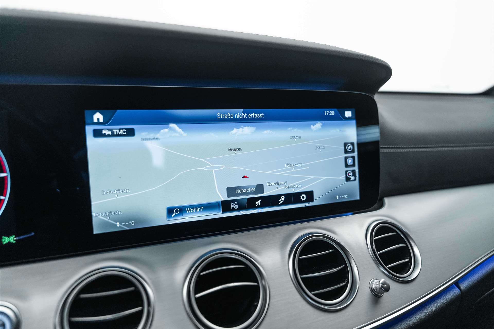 MERCEDES-BENZ E 200 d AMG Line 9G-Tronic-image-21
