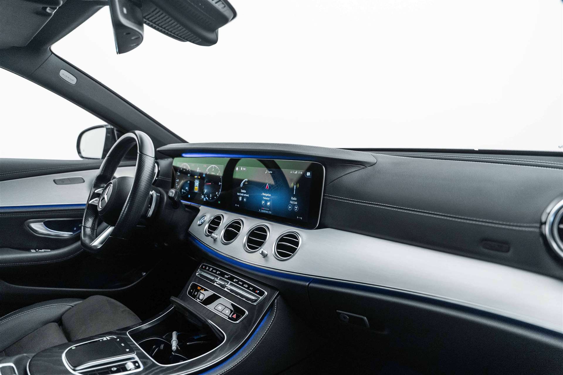 MERCEDES-BENZ E 200 d AMG Line 9G-Tronic-image-11