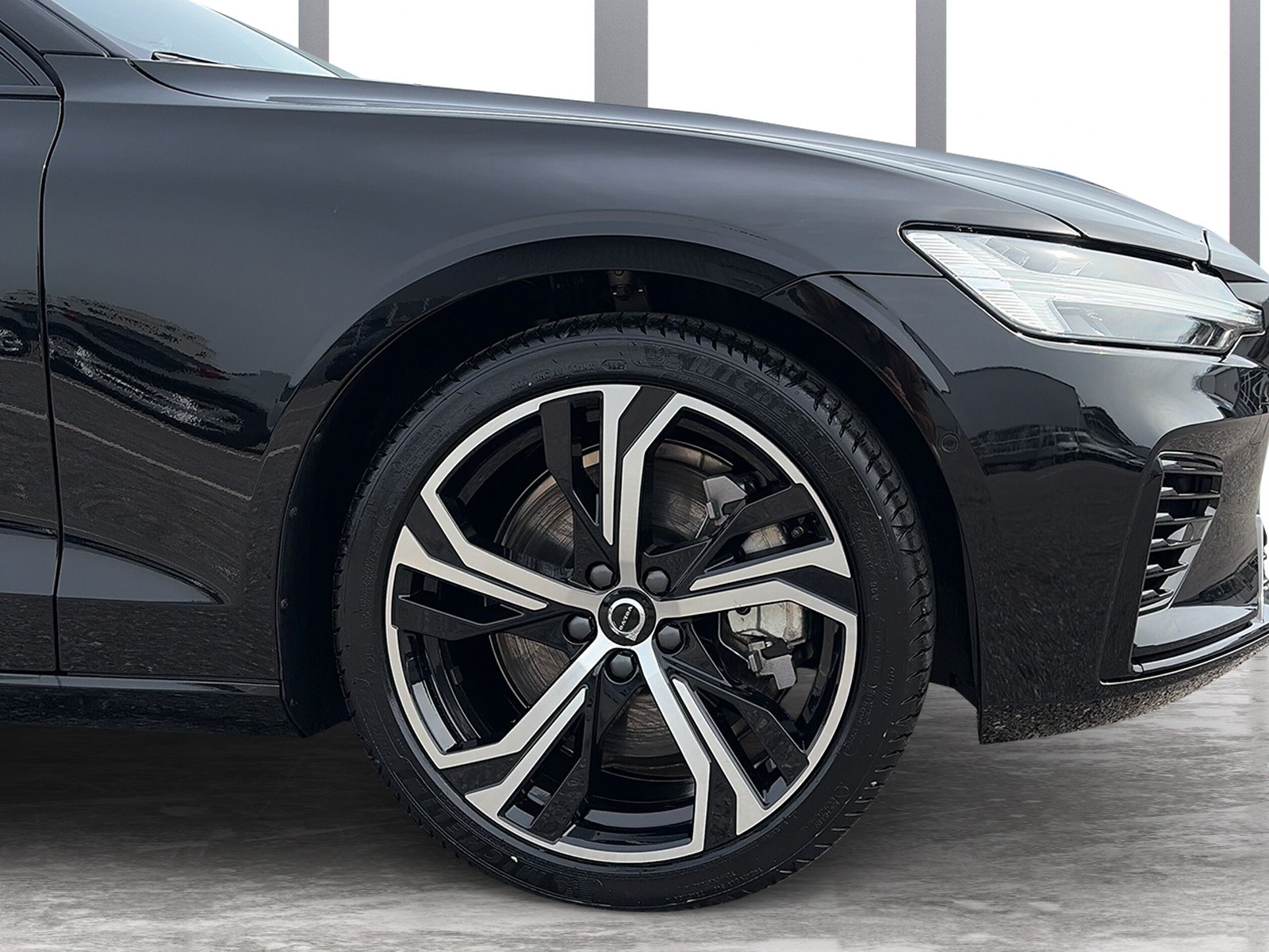 VOLVO V60 2.0 T6 TE Plus Dark eAWD-image-6