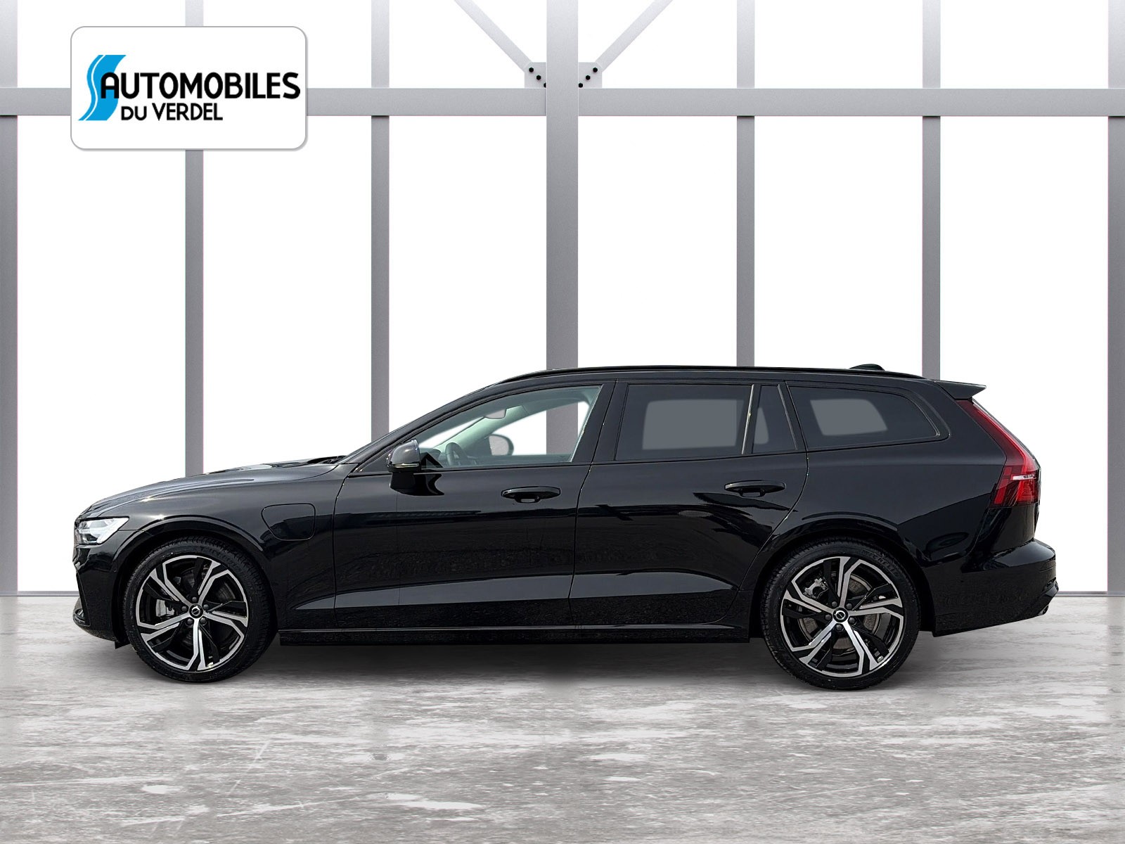 VOLVO V60 2.0 T6 TE Plus Dark eAWD-showroom-element-1