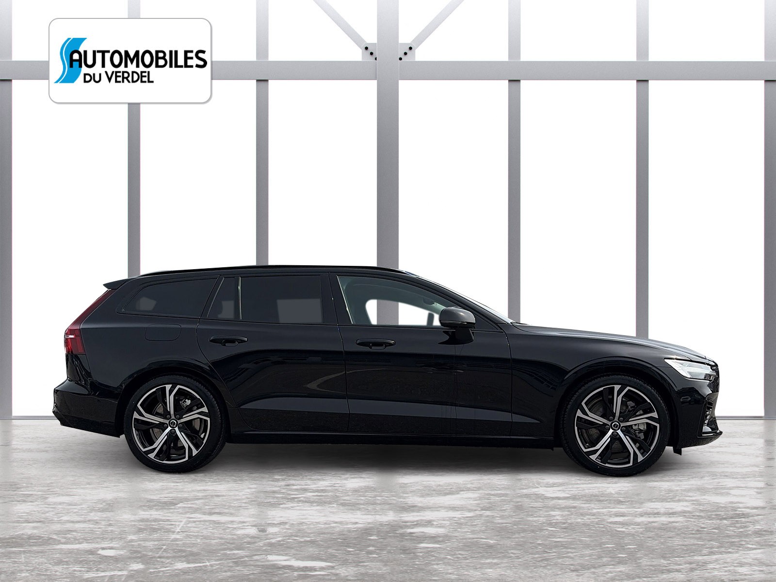 VOLVO V60 2.0 T6 TE Plus Dark eAWD-image-5