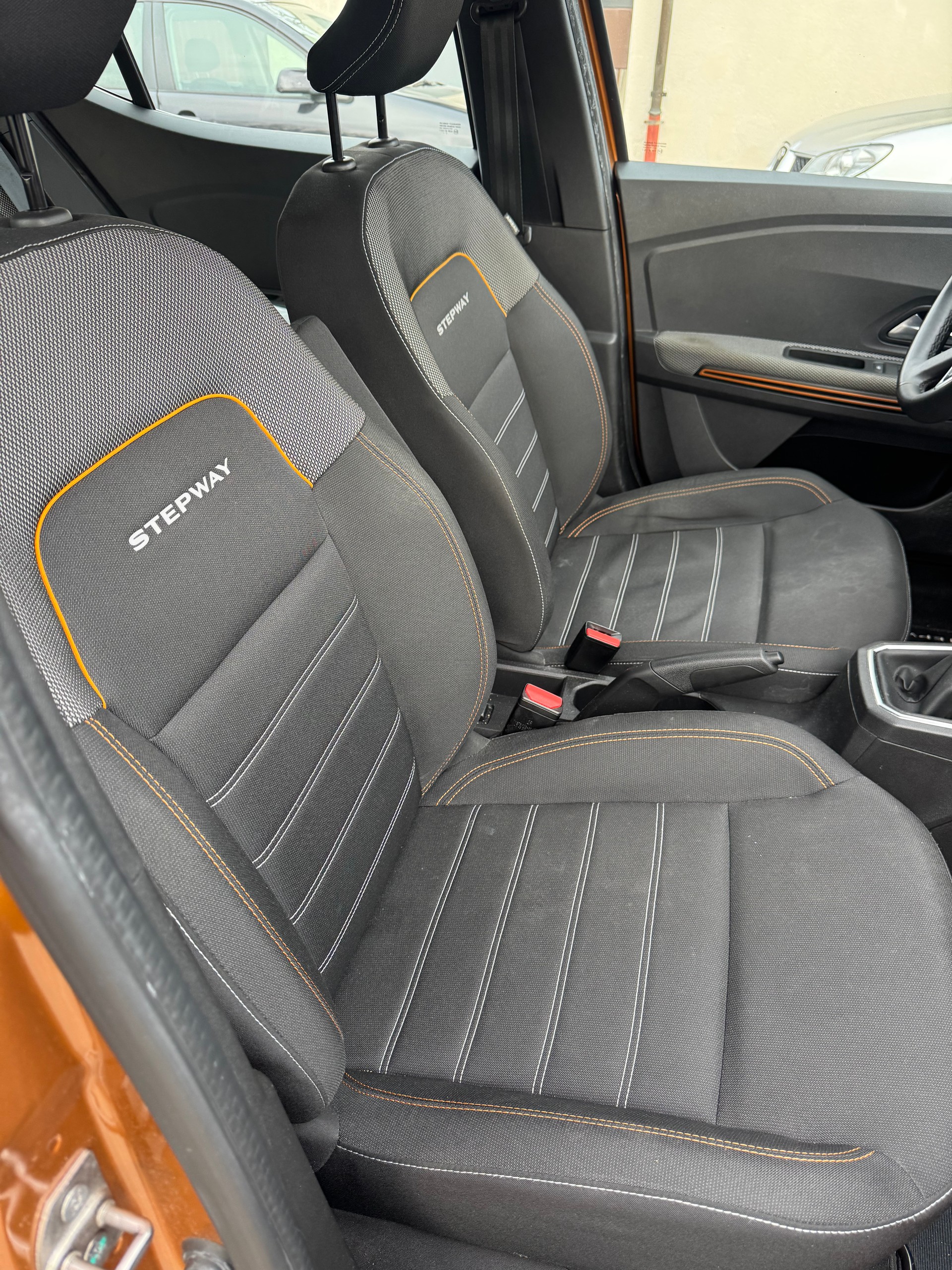 DACIA Sandero Stepway TCe 90 Essential-image-10