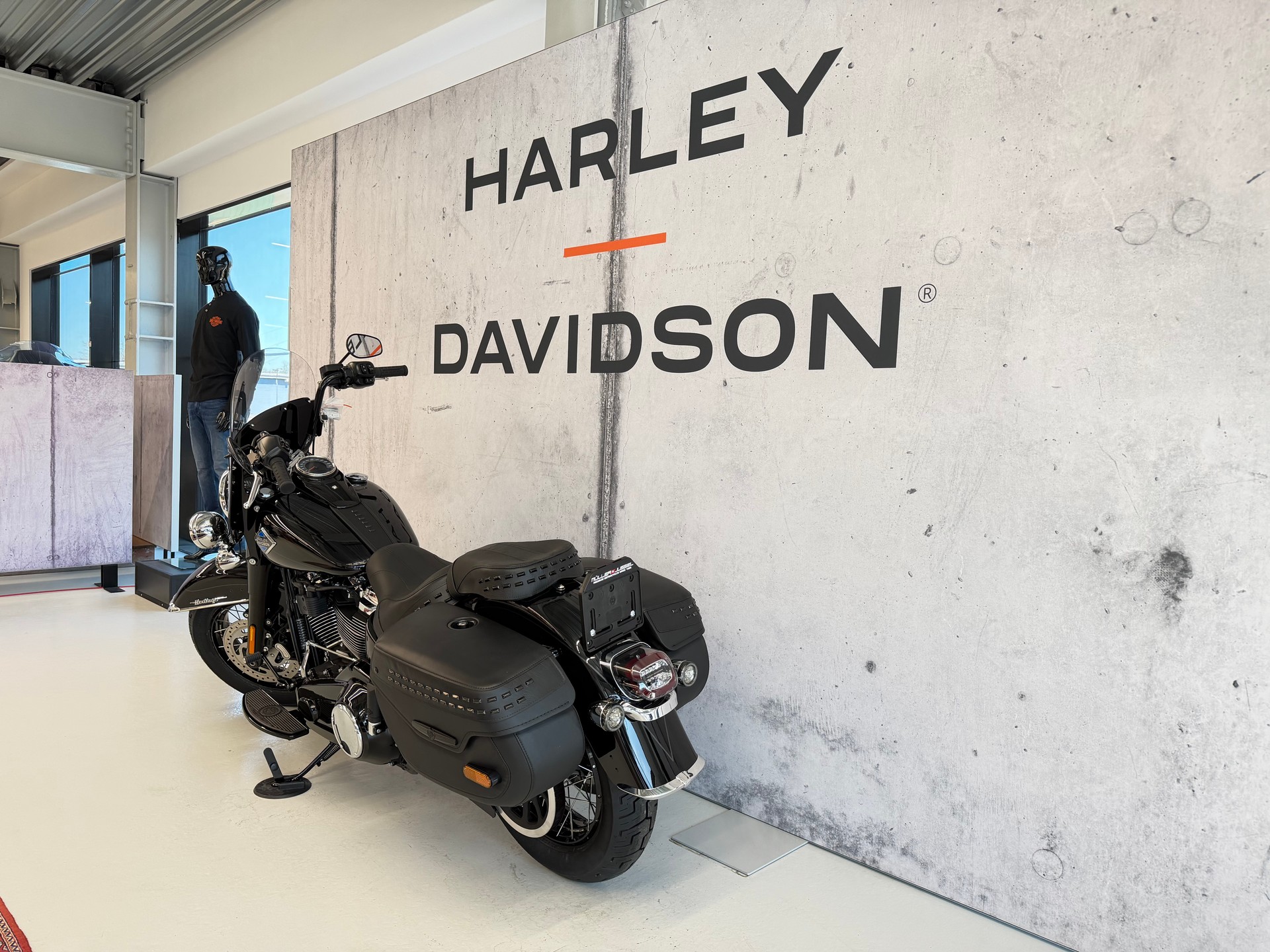 HARLEY-DAVIDSON FLHC Heritage Classic 117-image-5