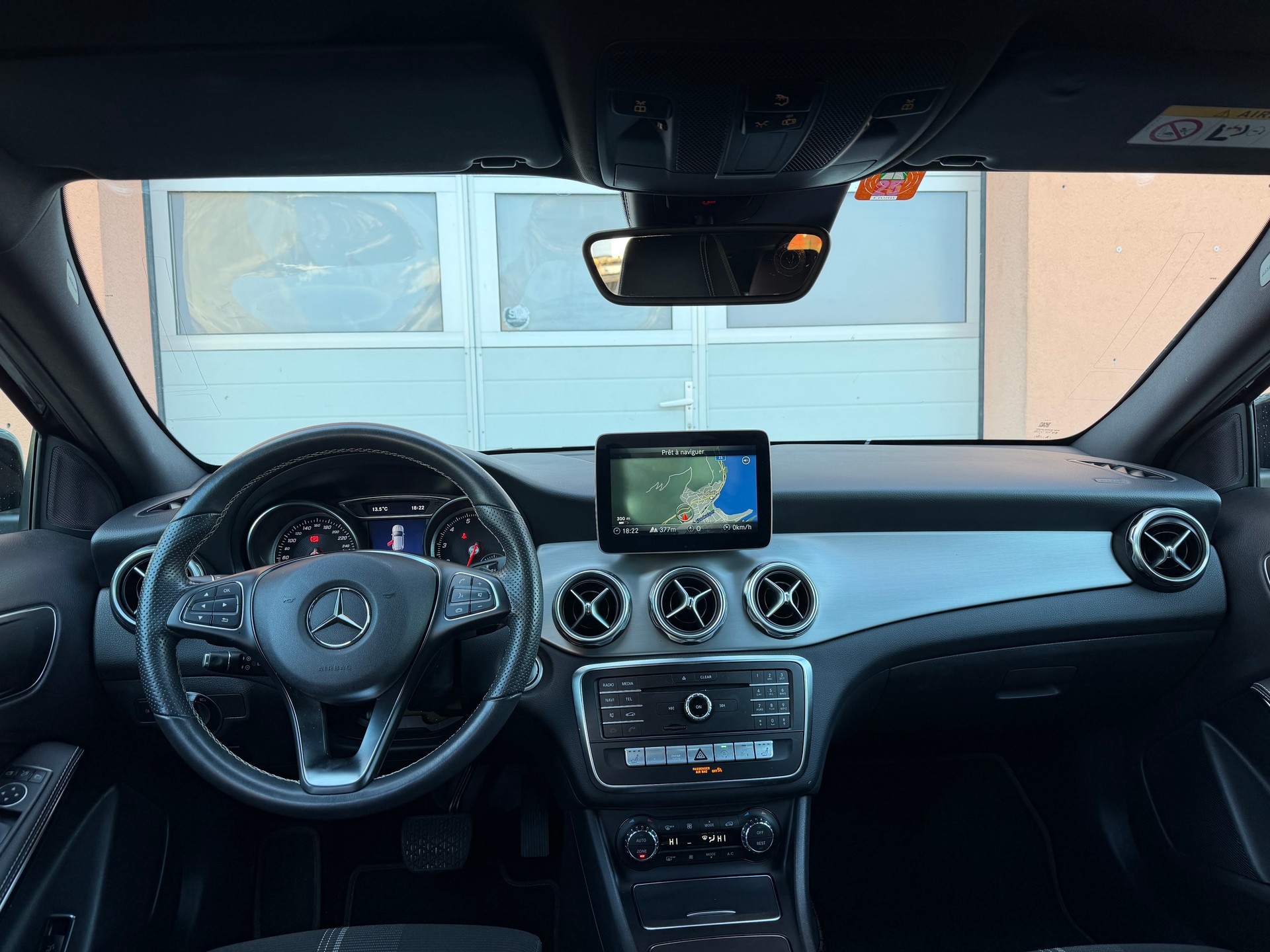 MERCEDES-BENZ GLA 200 Night Star 7G-DCT-image-8