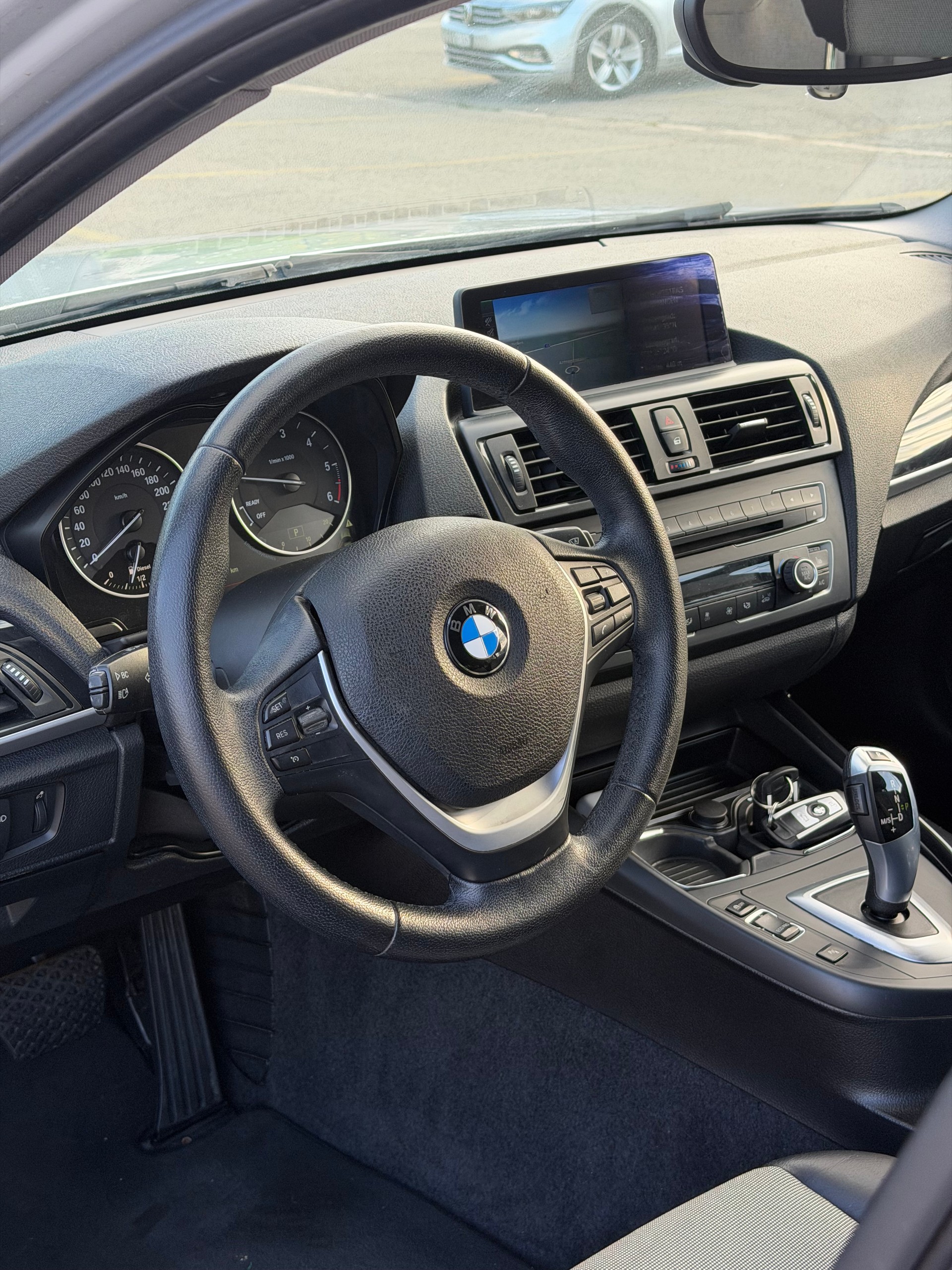 BMW 118d Urban Line Steptronic-image-9