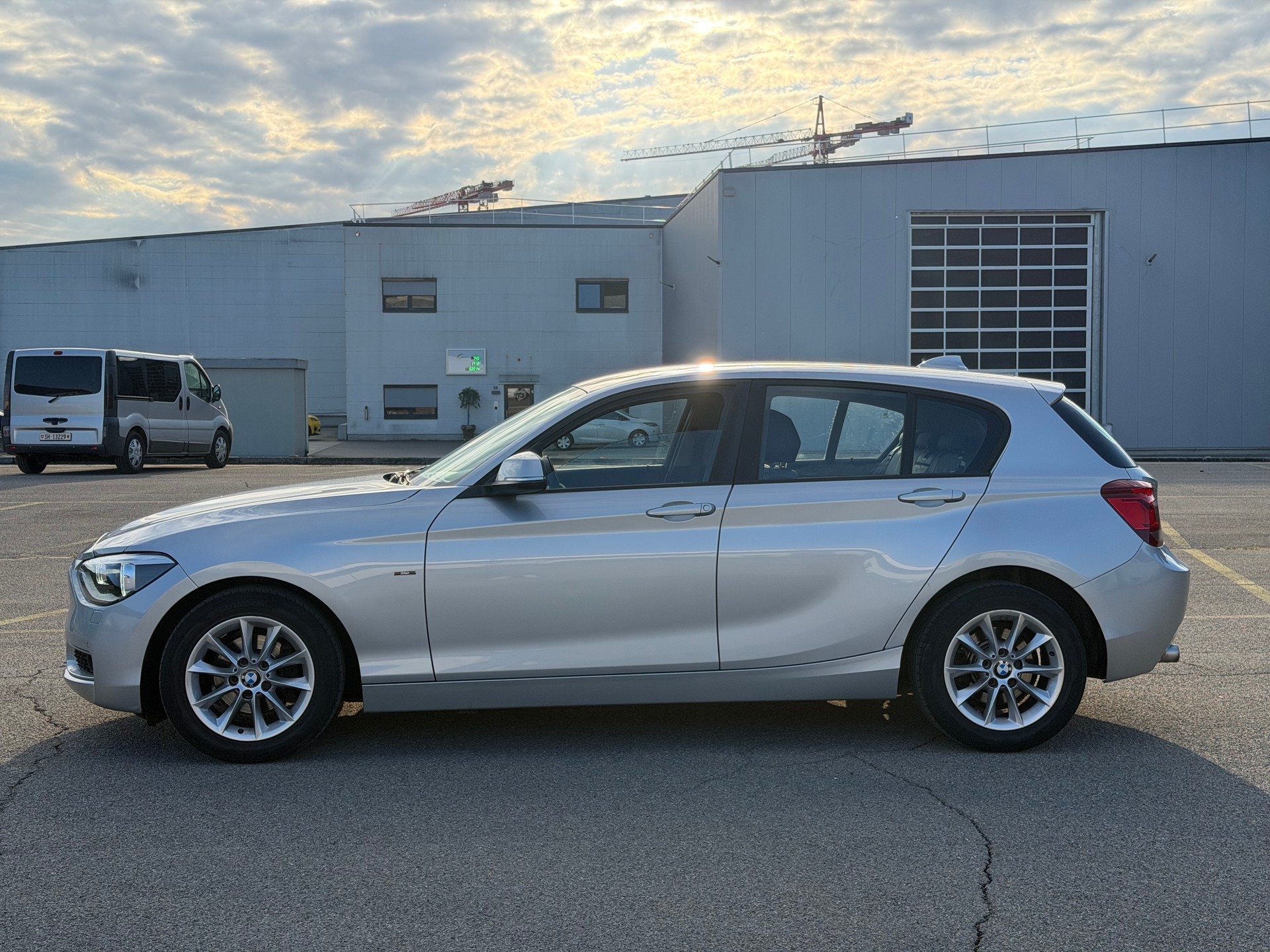 BMW 118d Urban Line Steptronic-image-7