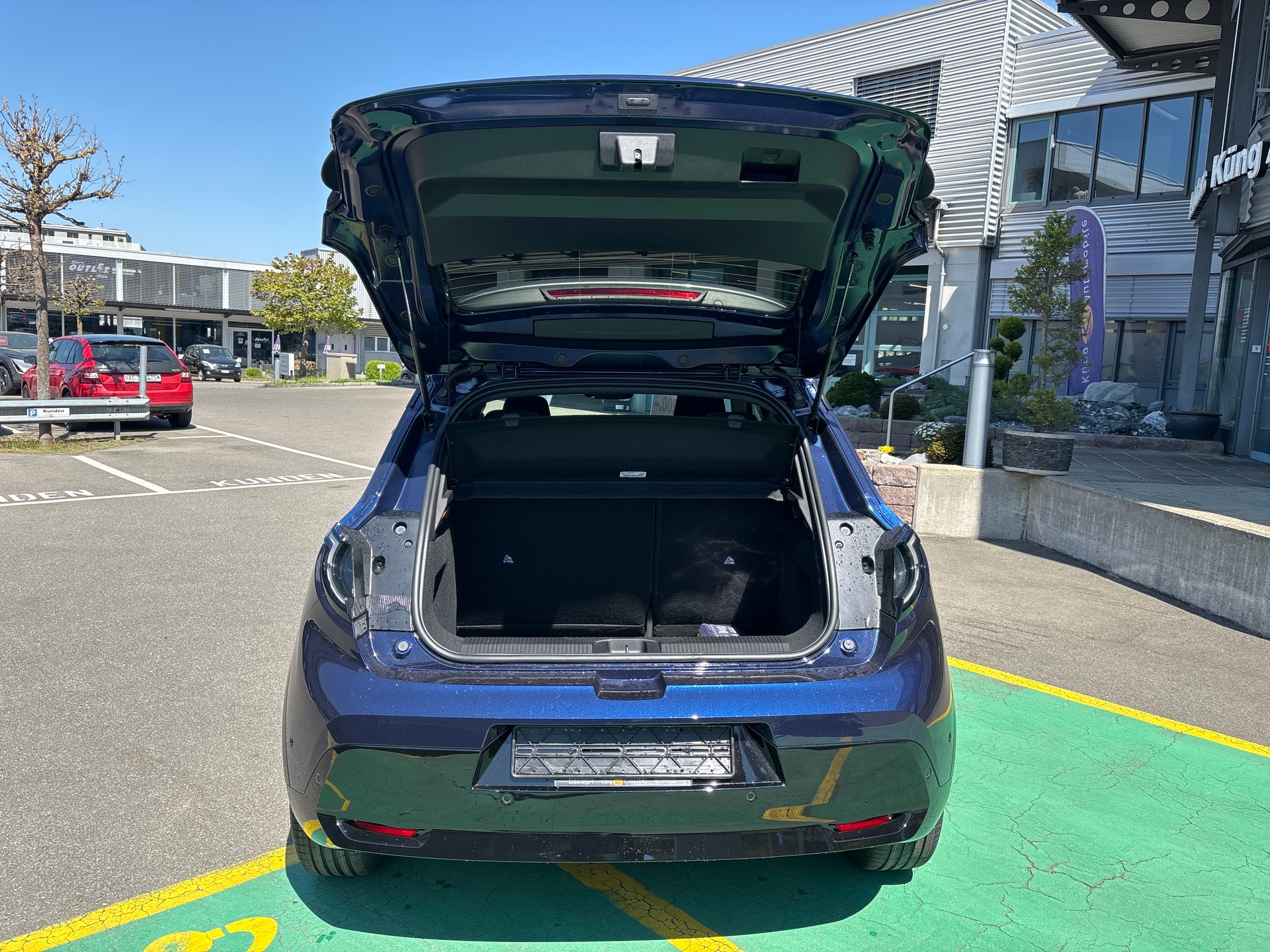 NISSAN Micra 52kWh Evolve-image-16