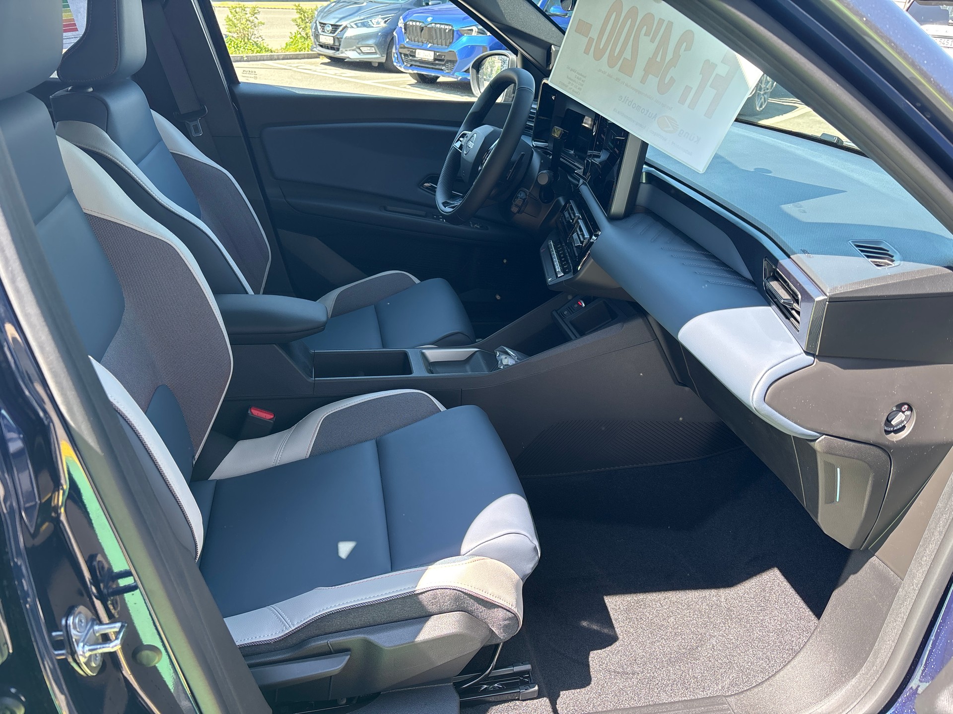 NISSAN Micra 52kWh Evolve-image-14
