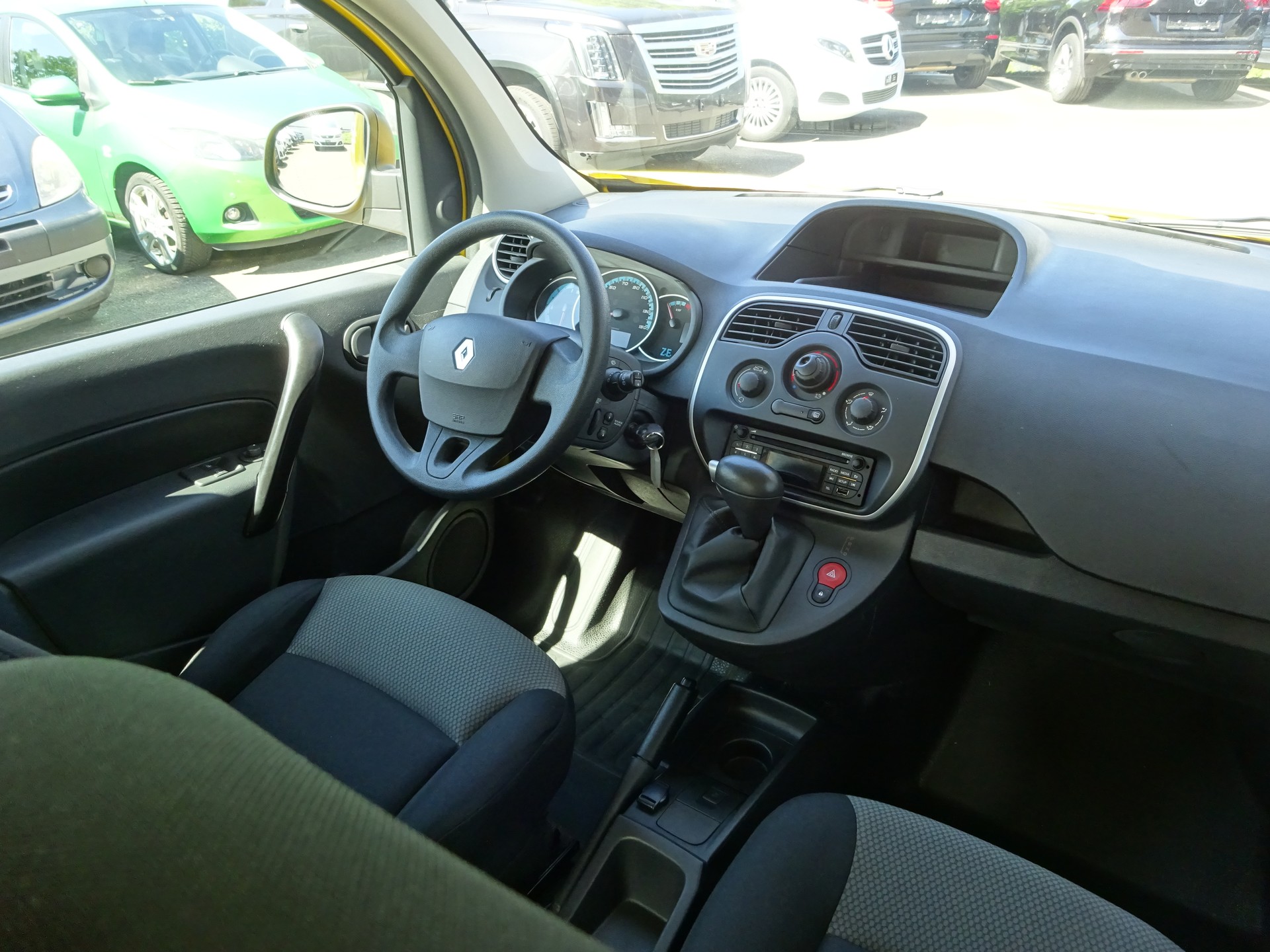 RENAULT Kangoo Maxi Z.E. 33 R60 Access 2 Plätze-image-8