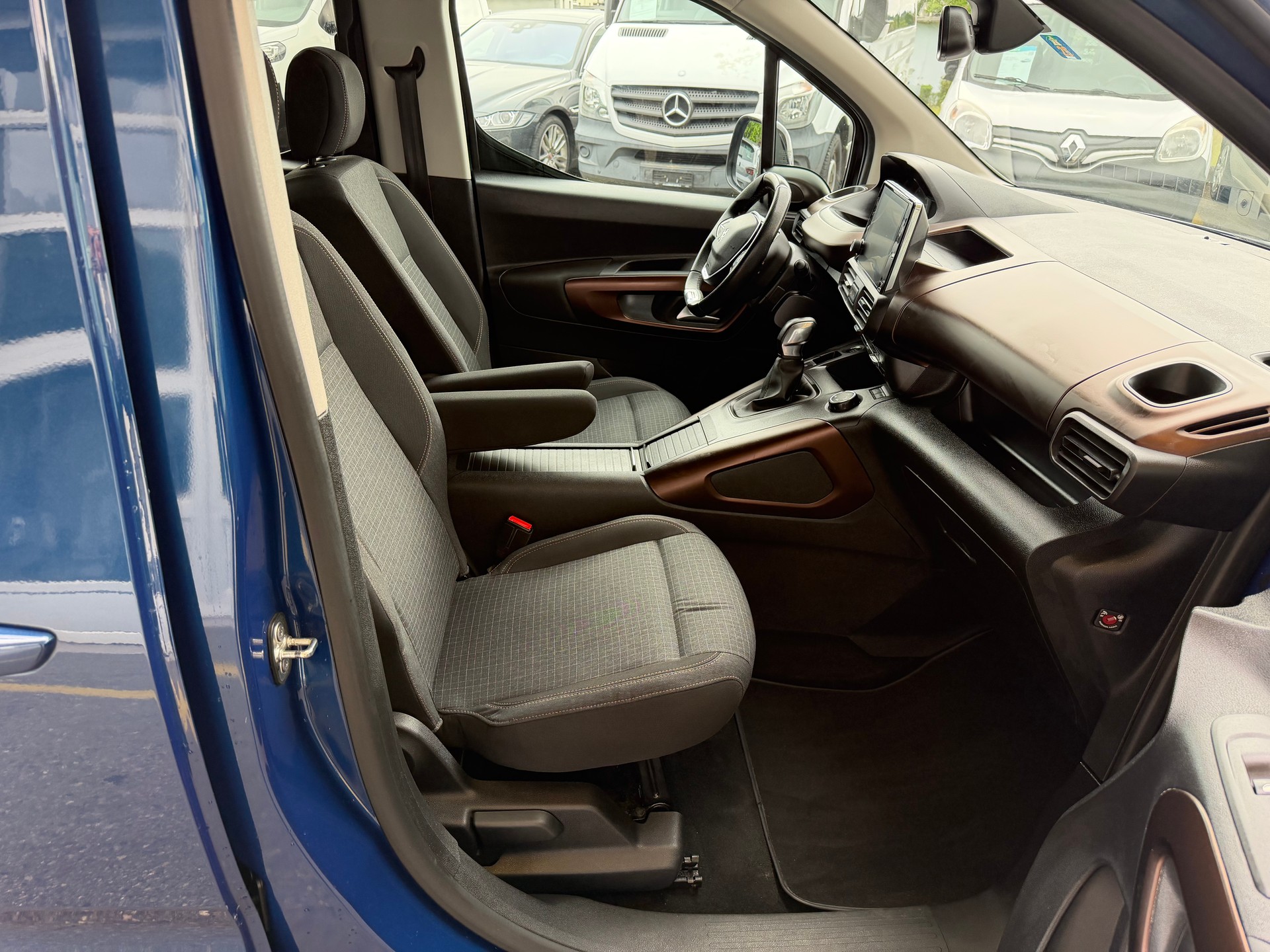 PEUGEOT Rifter 1.5 BlueHDi GT Line-image-11