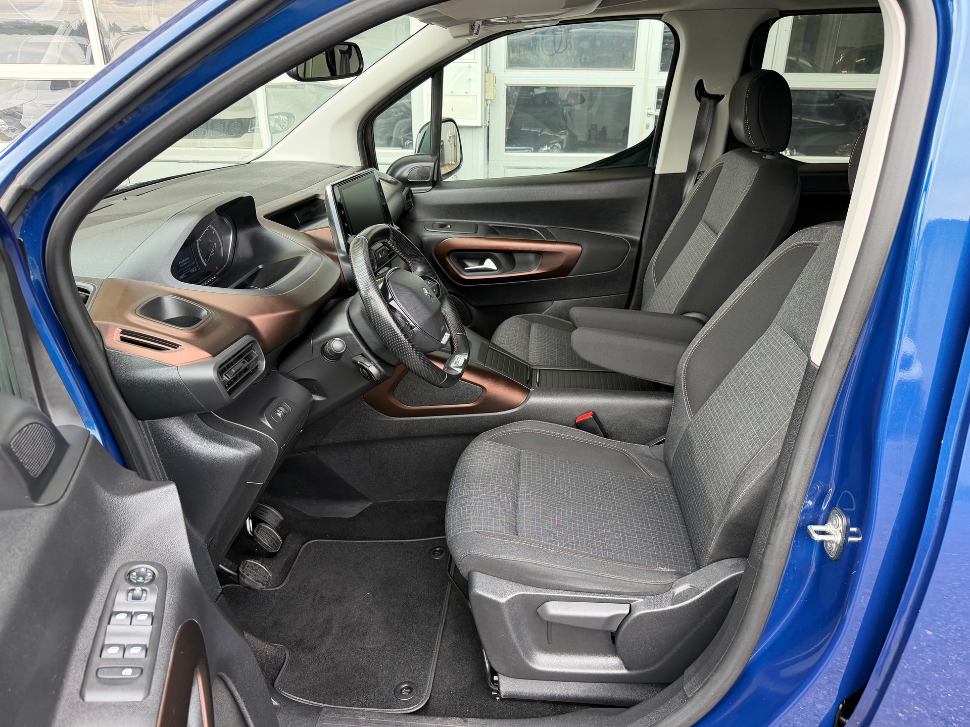 PEUGEOT Rifter 1.5 BlueHDi GT Line-image-7