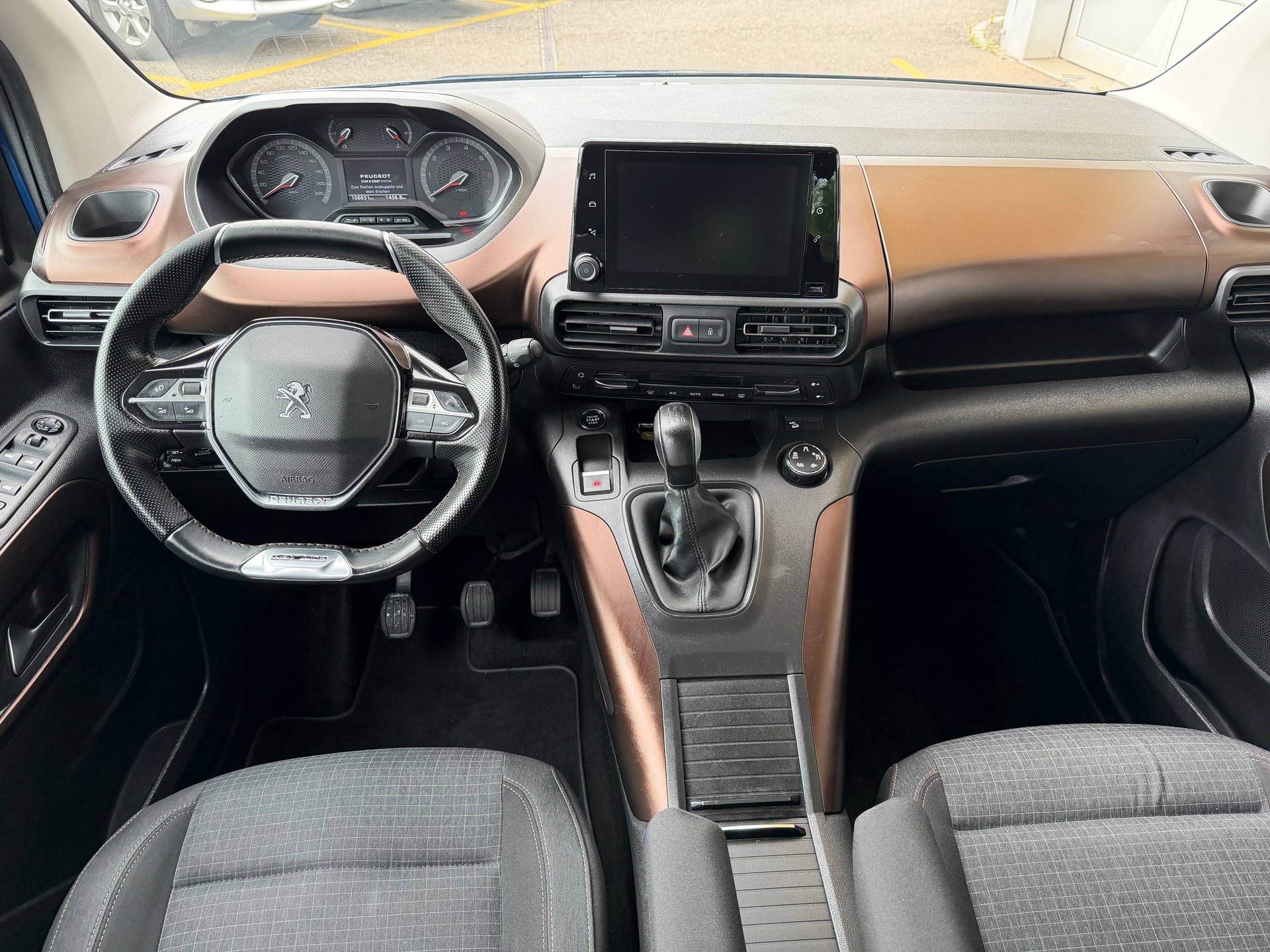 PEUGEOT Rifter 1.5 BlueHDi GT Line-image-9