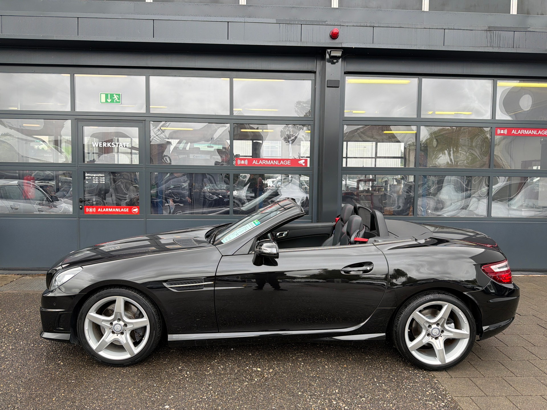 MERCEDES-BENZ SLK 250 7G-Tronic-showroom-element-2