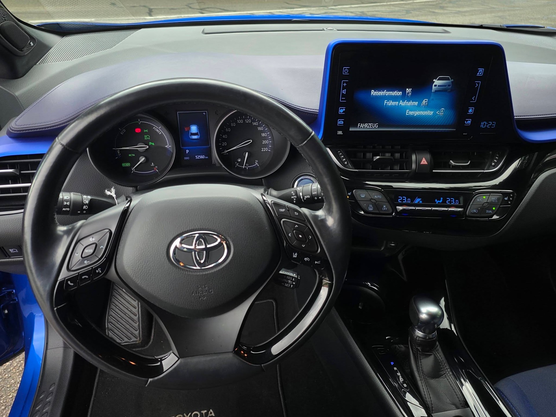TOYOTA C-HR 1.8 HSD Premium CVT-image-5