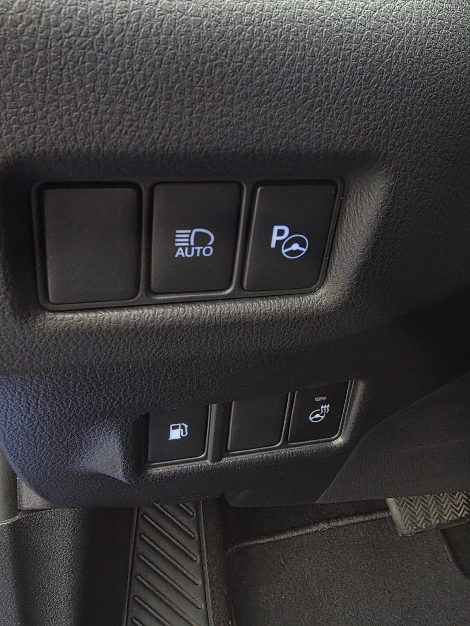 TOYOTA C-HR 1.8 HSD Premium CVT-image-8