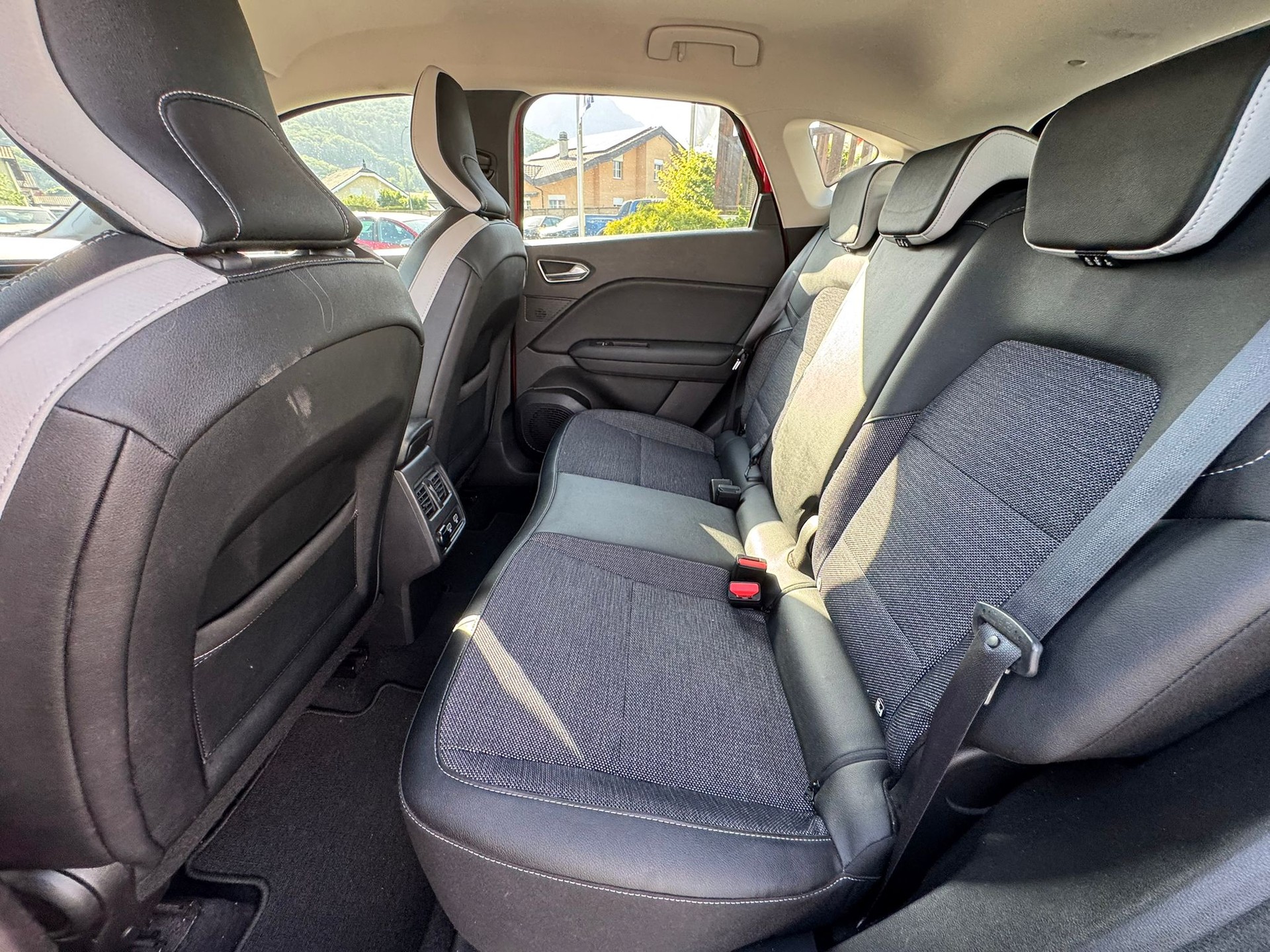RENAULT Captur 1.3 TCe EDC Intens EDC-image-11