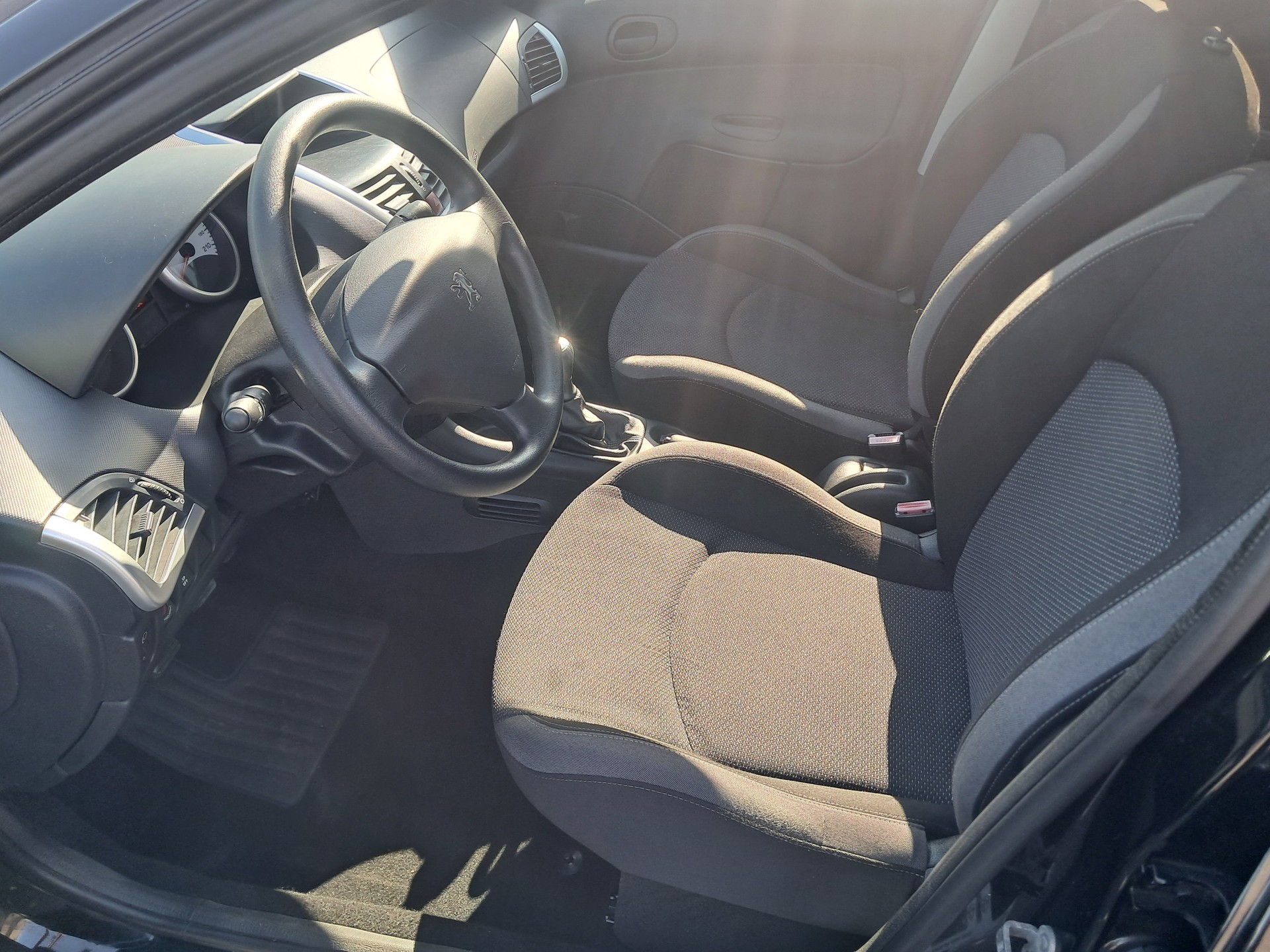 PEUGEOT 206+ 1.4 Trendy-image-5