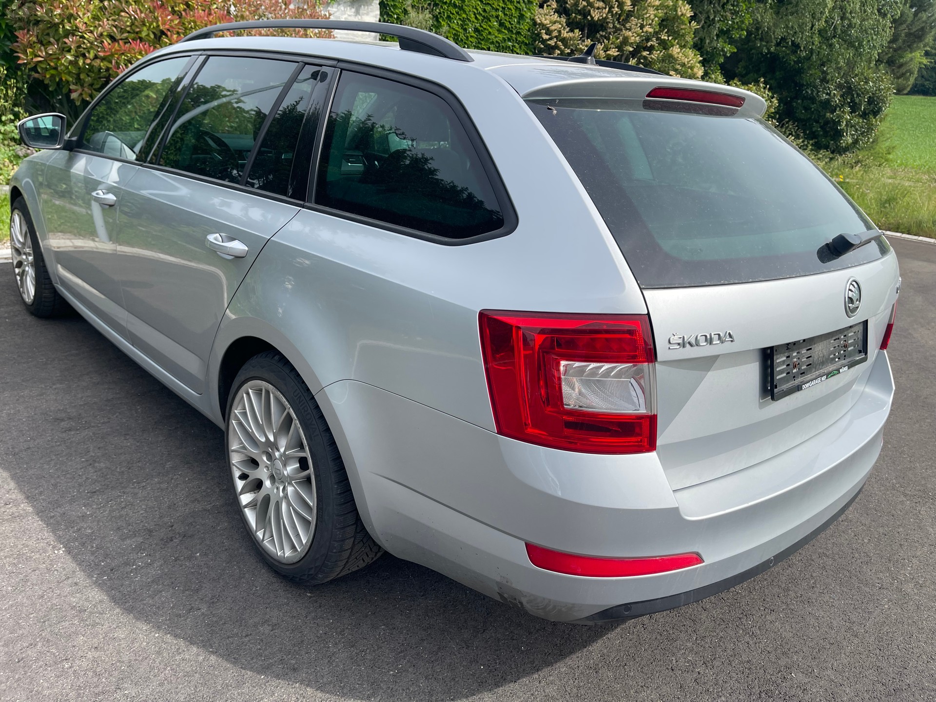 SKODA Octavia Combi 1.8 TSI Elegance-image-6