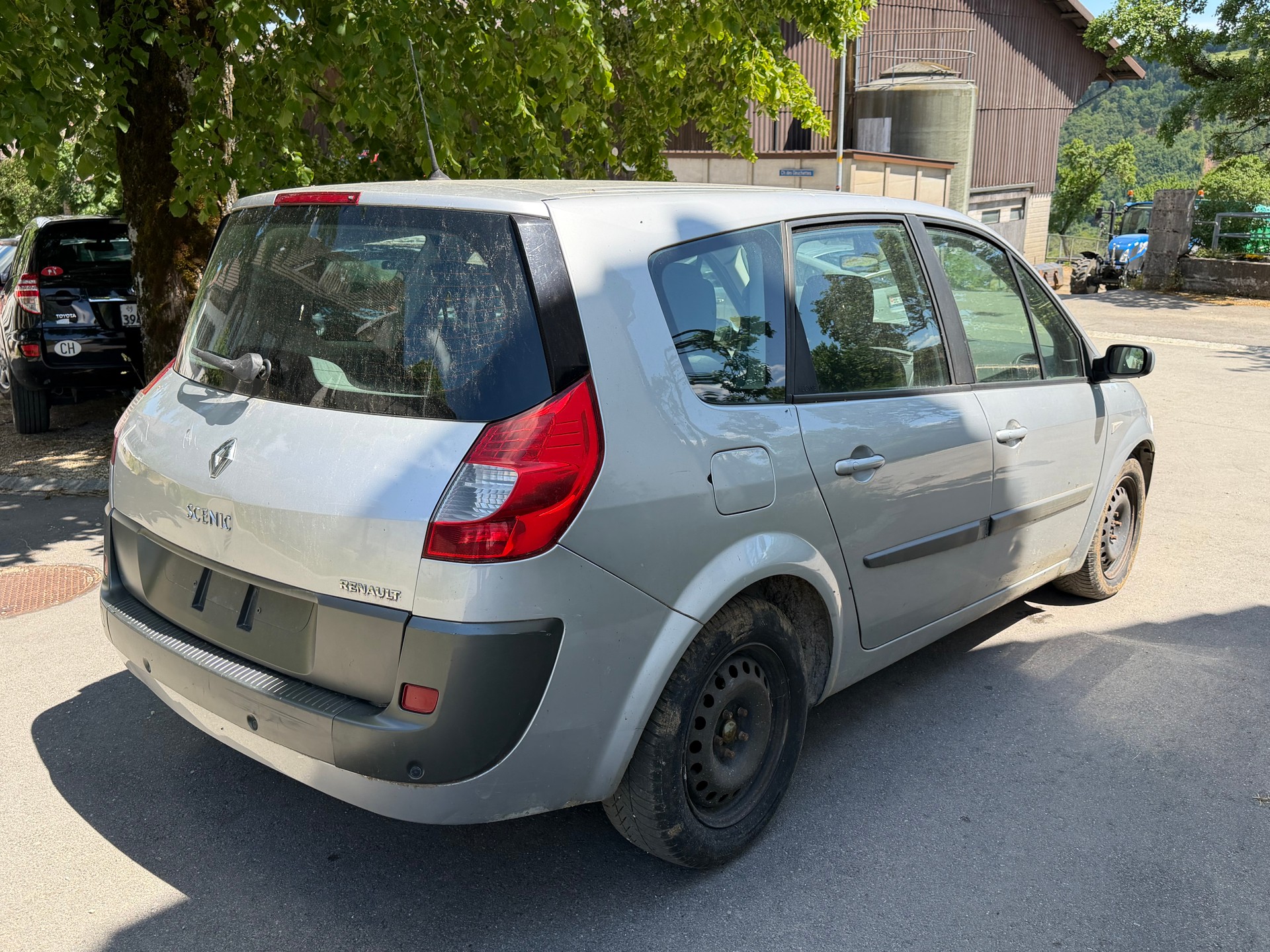 RENAULT Grand Scénic 2.0 dCi Dynamique Automatic-image-4