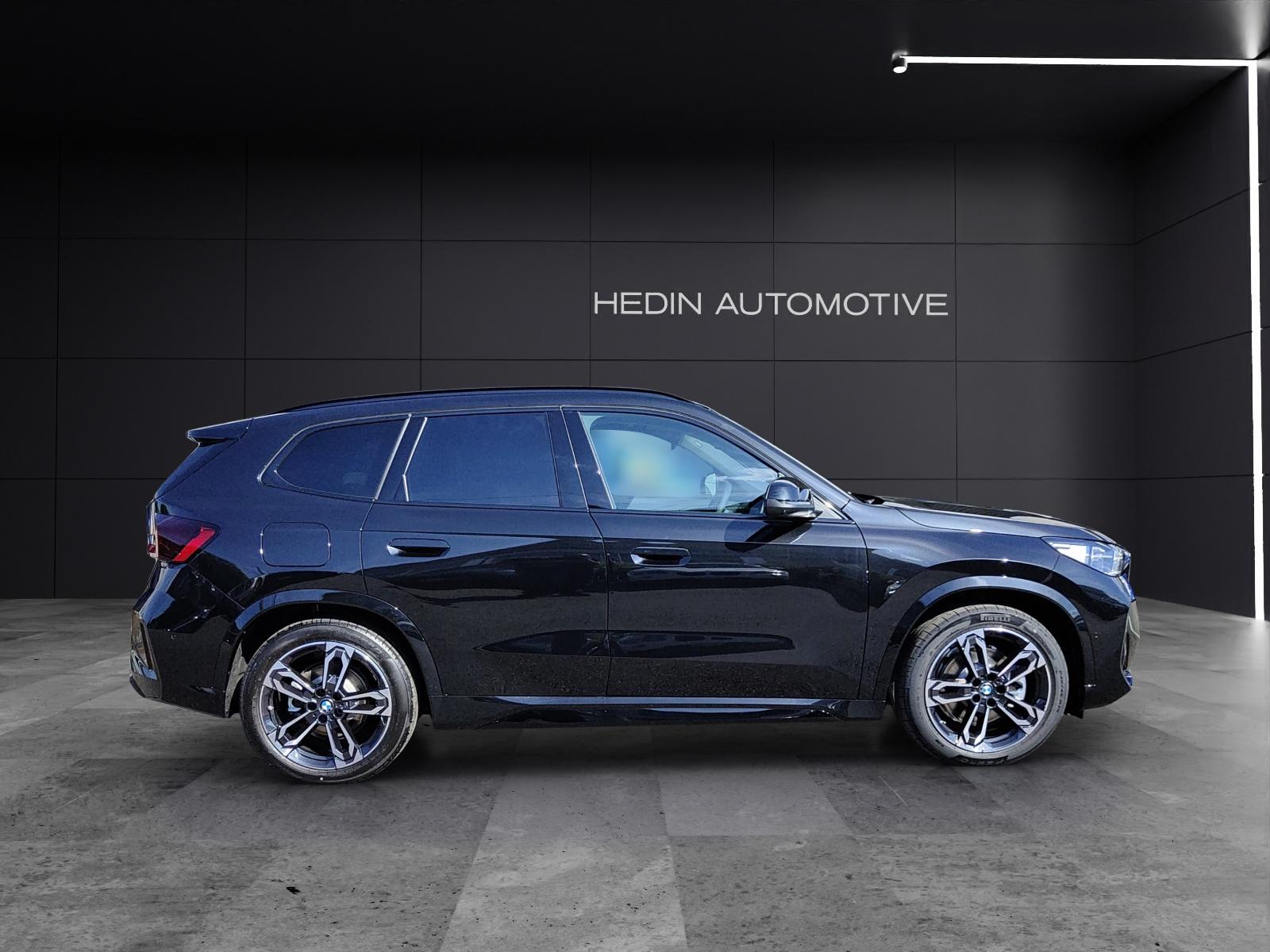 BMW iX1 30 xDrive-image-6