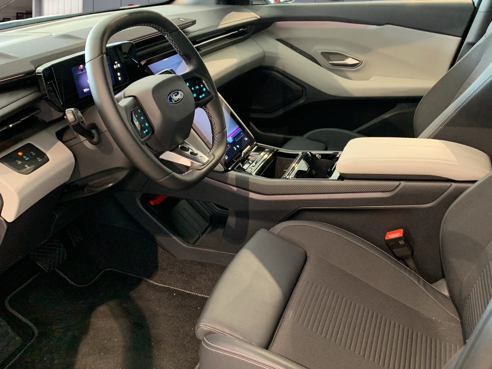 FORD Capri Extended Range Premium-image-7