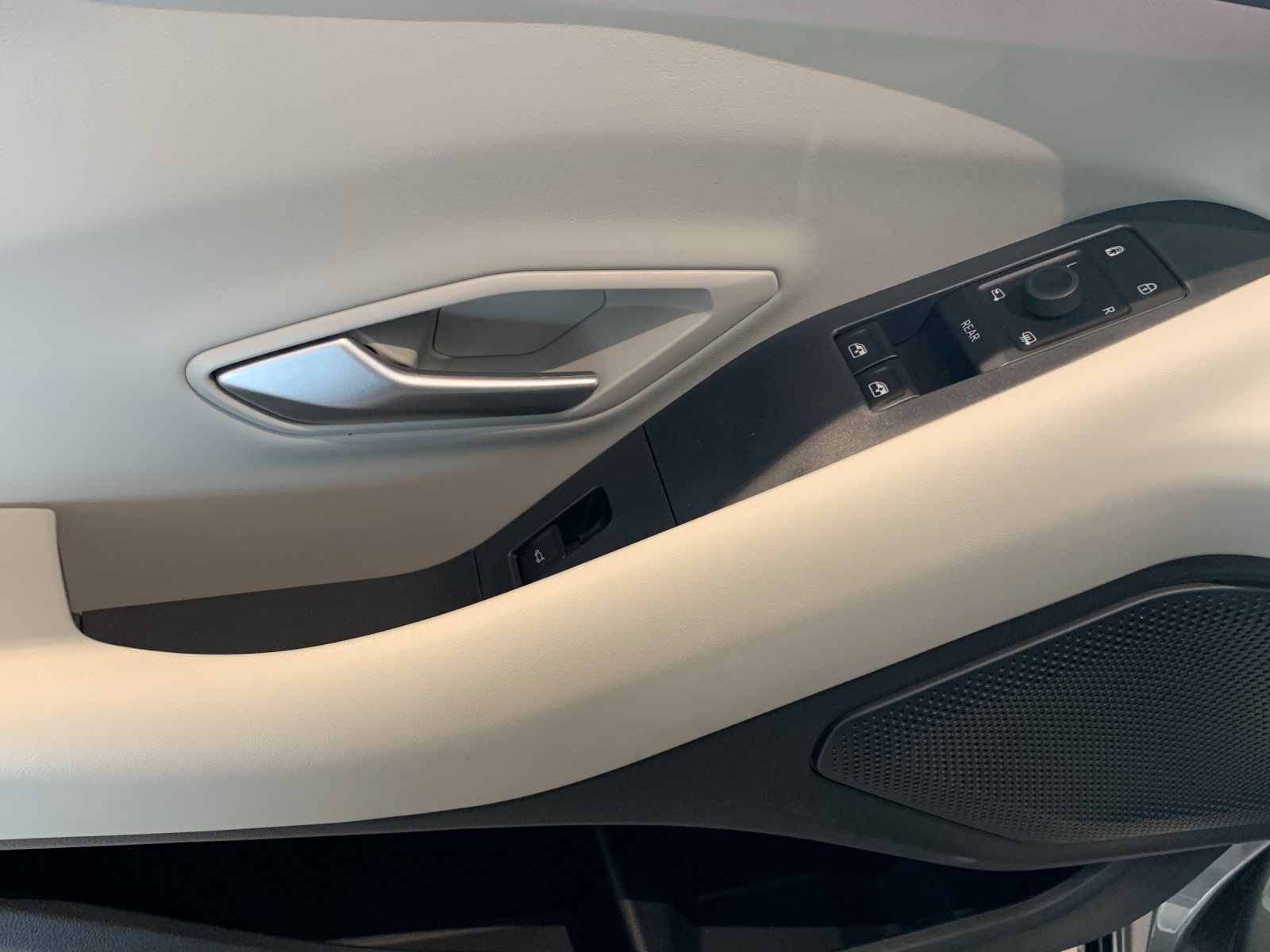 FORD Capri Extended Range Premium-image-6