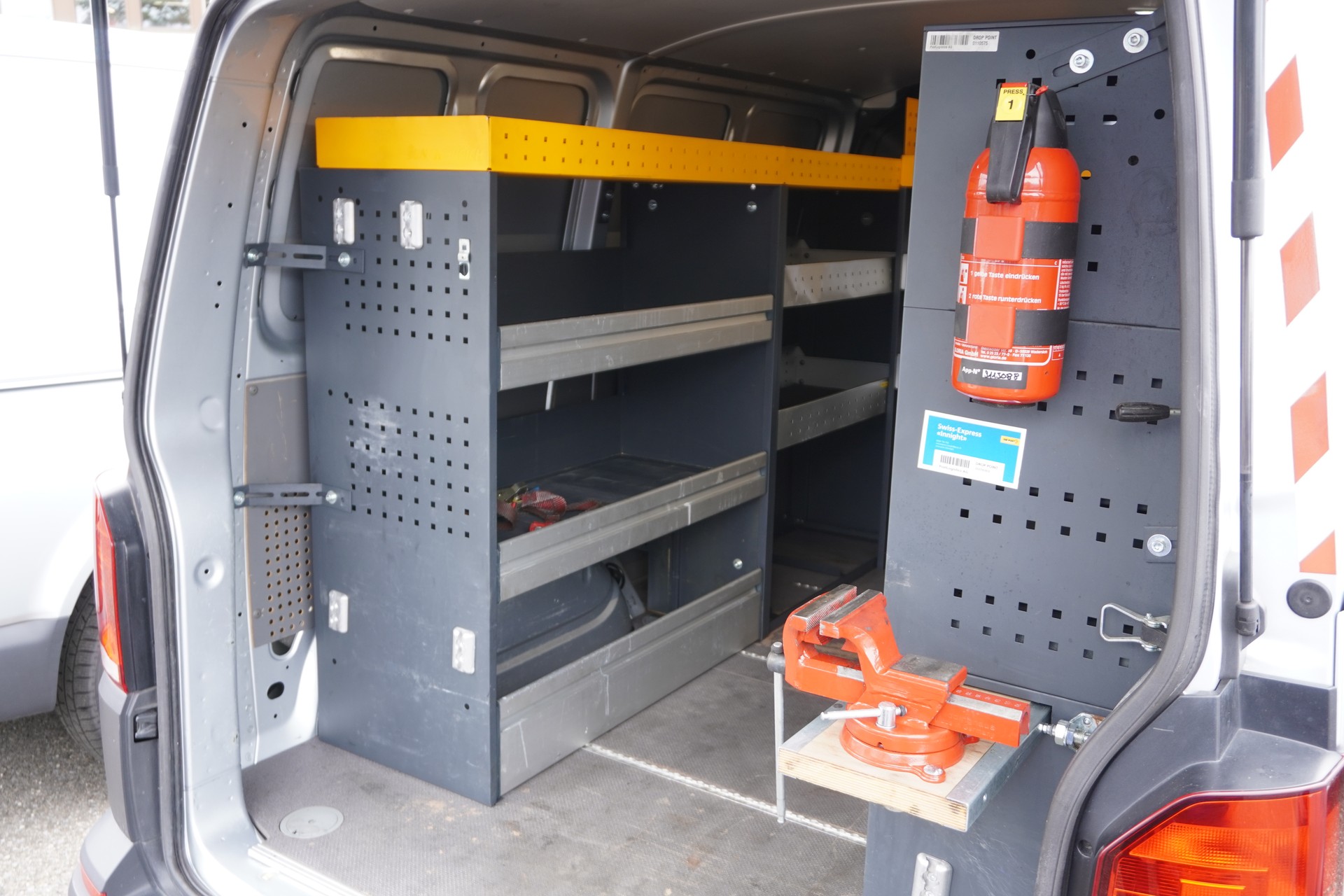 VW T6.1 2.0 TDI EINBAU-SCHRÄNKE 3200 KG!!!-image-25