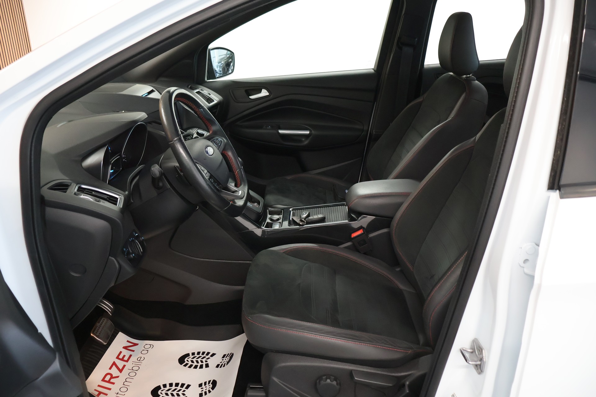 FORD Kuga 2.0 TDCi ST Line High 4WD PowerShift-image-8