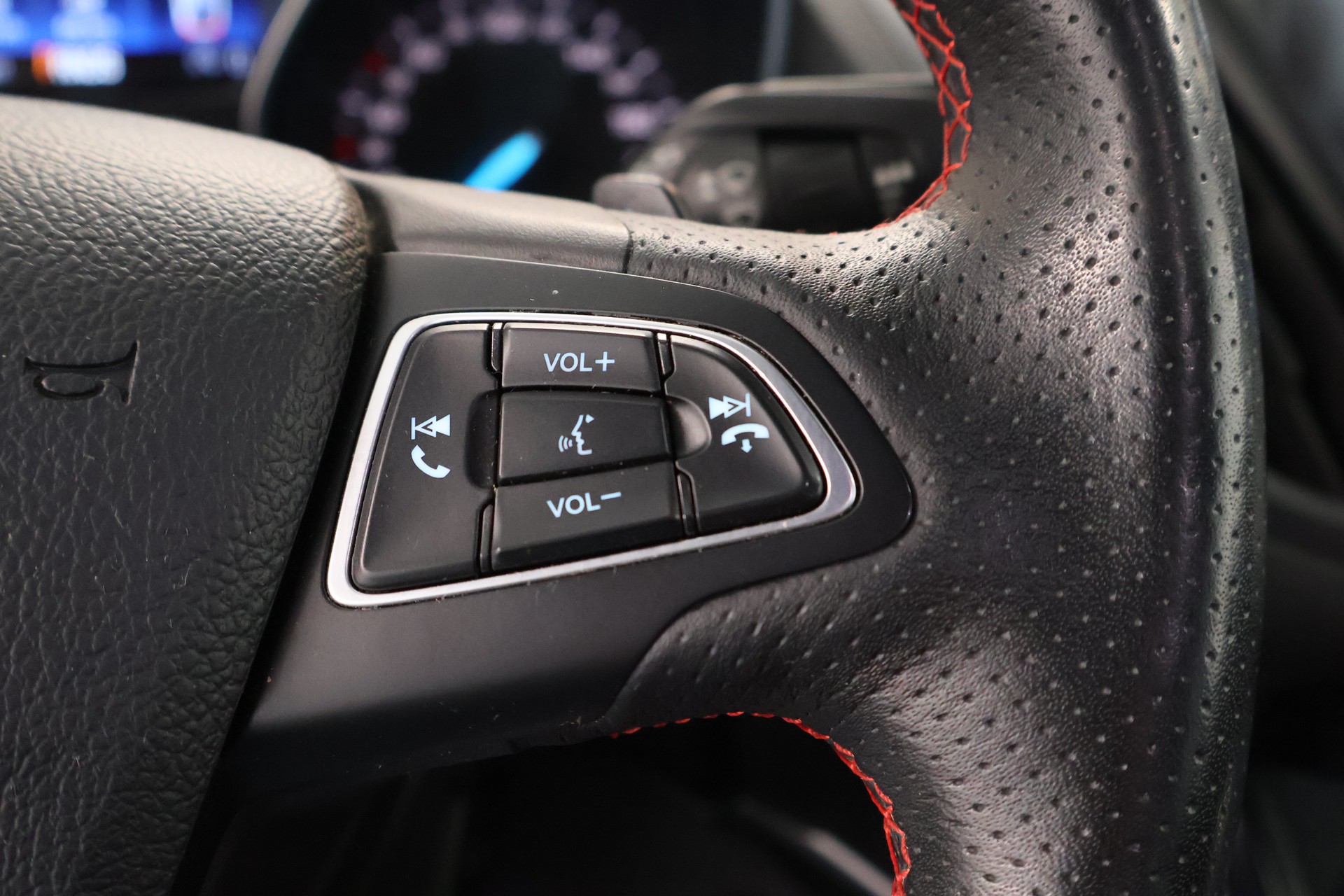 FORD Kuga 2.0 TDCi ST Line High 4WD PowerShift-image-26