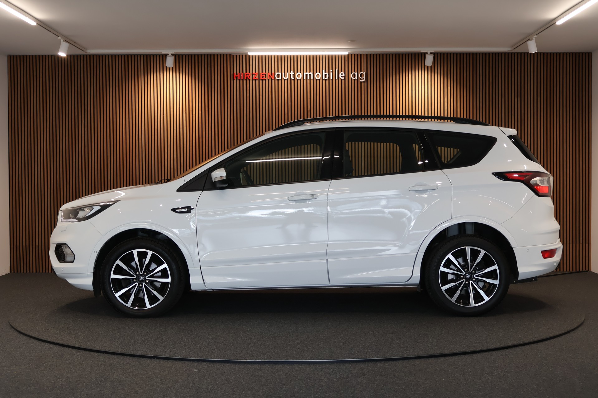 FORD Kuga 2.0 TDCi ST Line High 4WD PowerShift-showroom-element-1