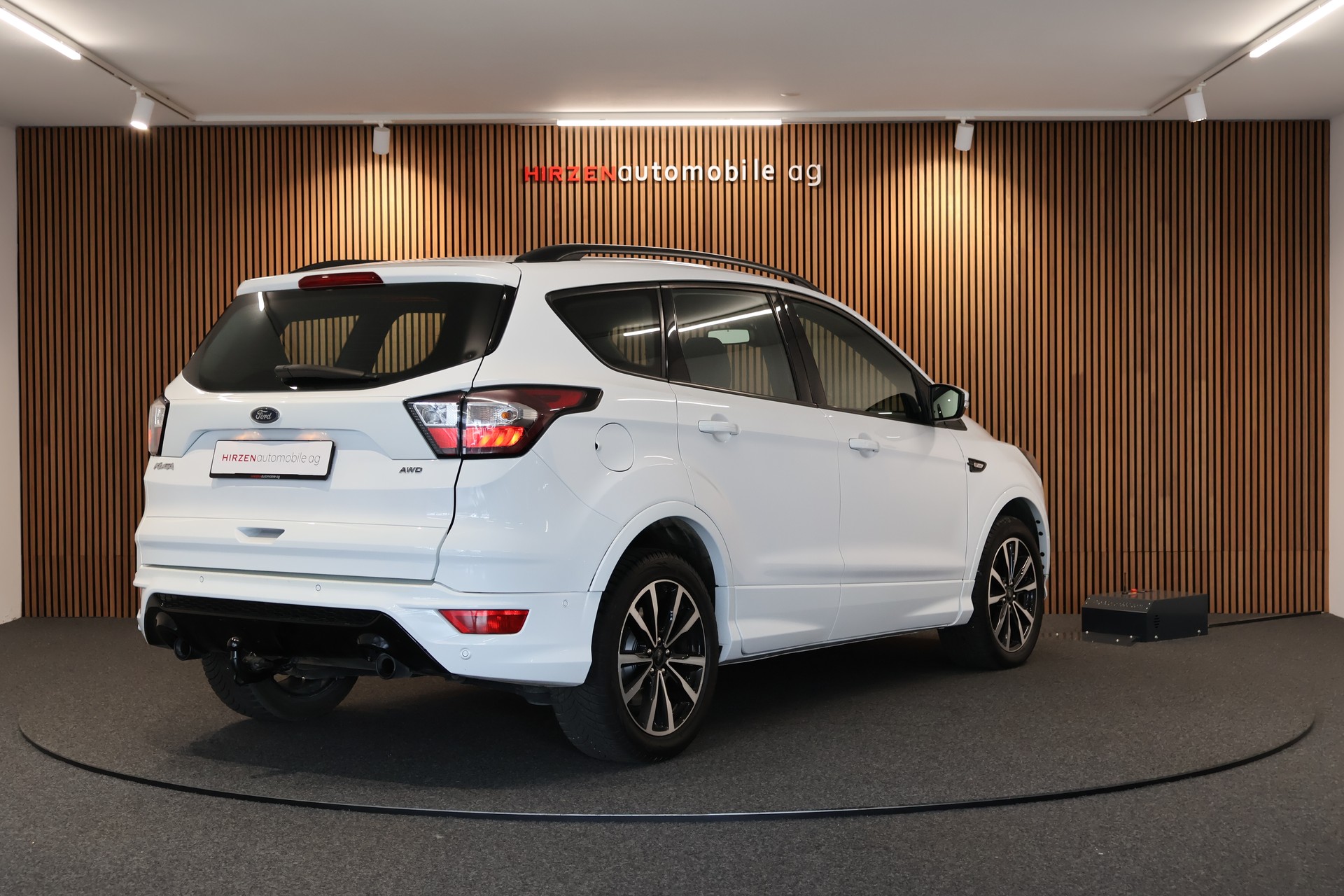 FORD Kuga 2.0 TDCi ST Line High 4WD PowerShift-image-4