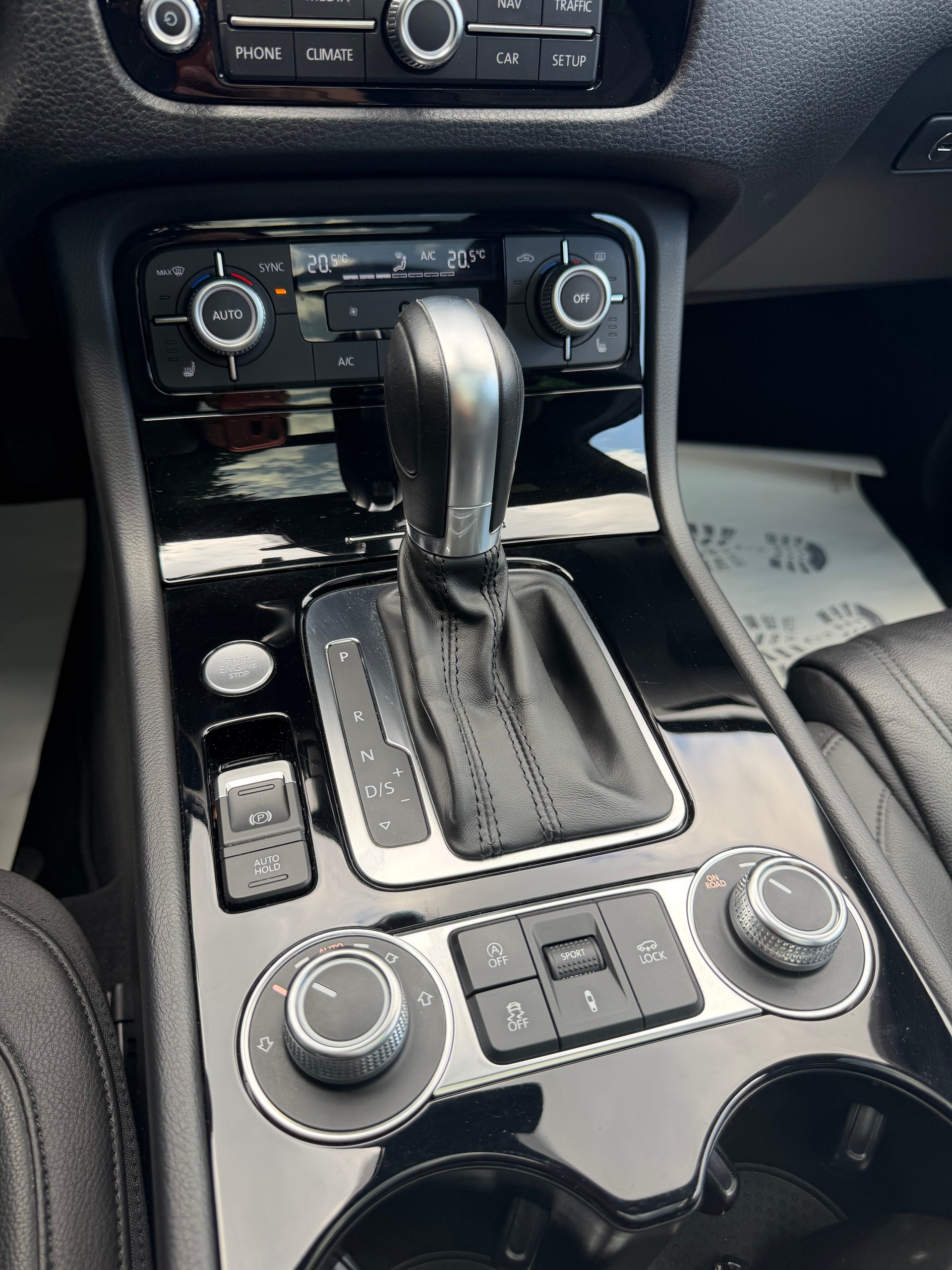 VW Touareg 3.0 TDI BMT Peak Tiptronic *Luftfahrwerk*AHK 3500 Kg-image-11