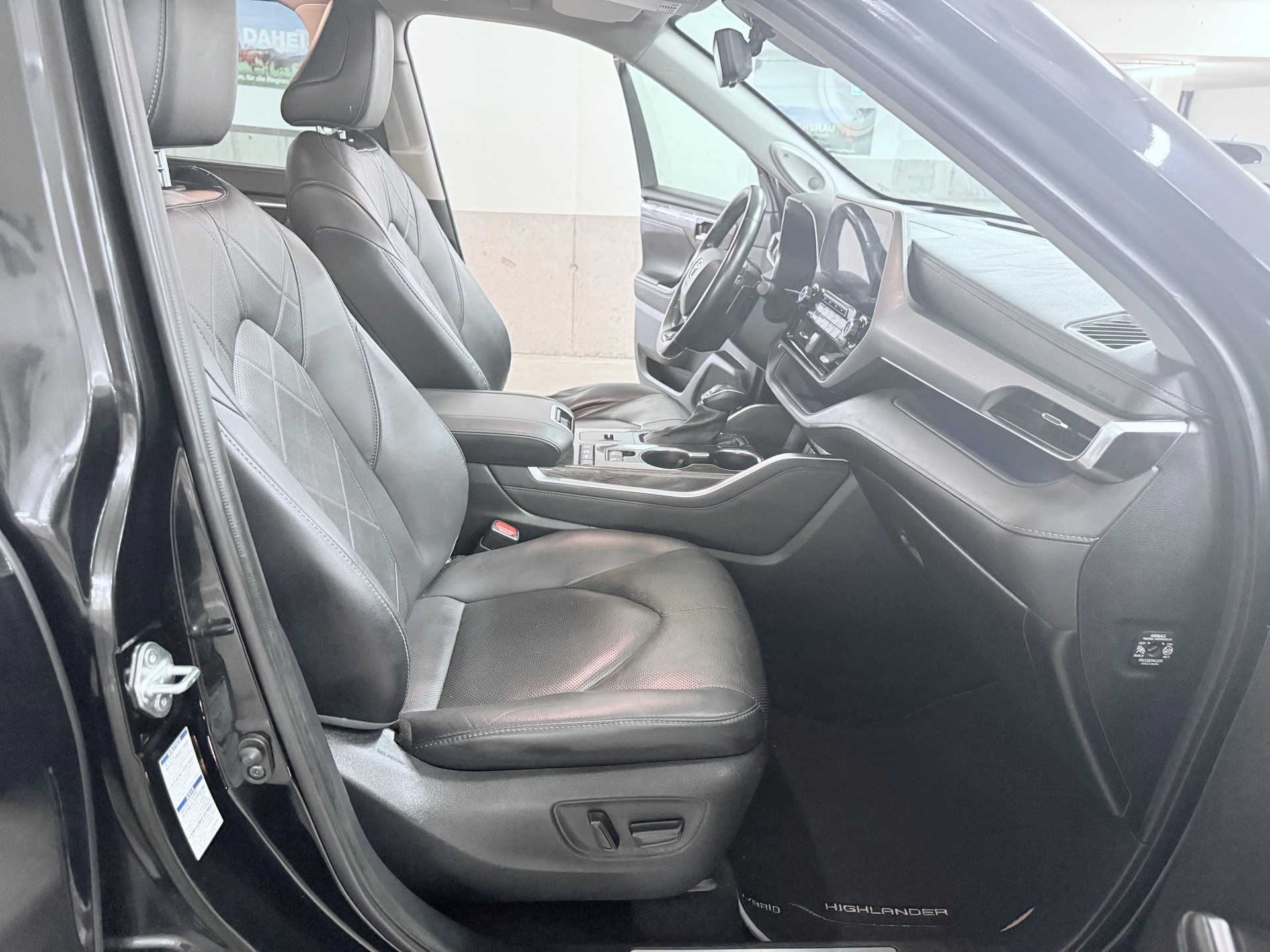 TOYOTA Highlander 2.5 HSD Premium 7 Sitze Anhänger Kupplung 2000 kg-image-9