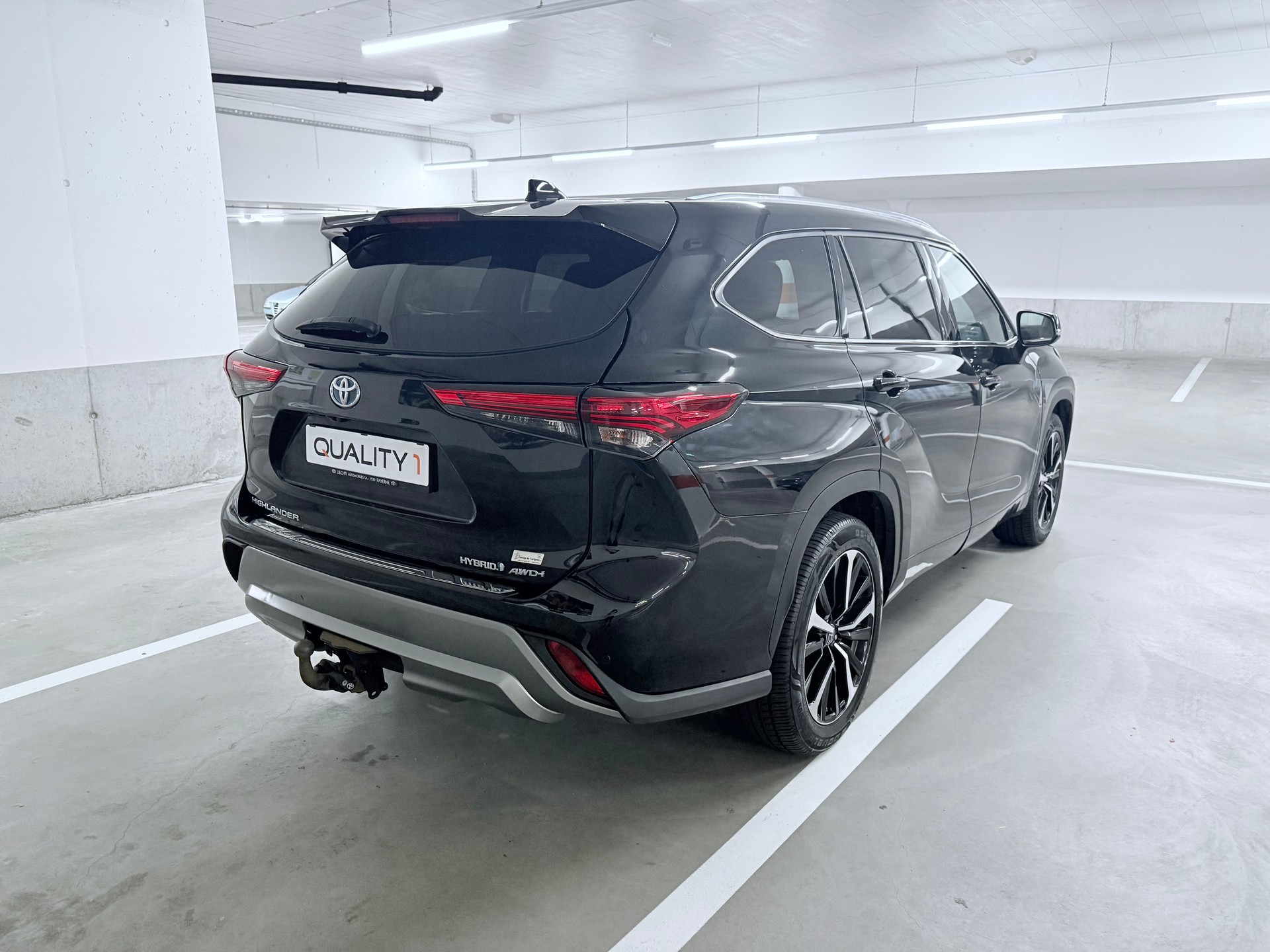 TOYOTA Highlander 2.5 HSD Premium 7 Sitze Anhänger Kupplung 2000 kg-image-6