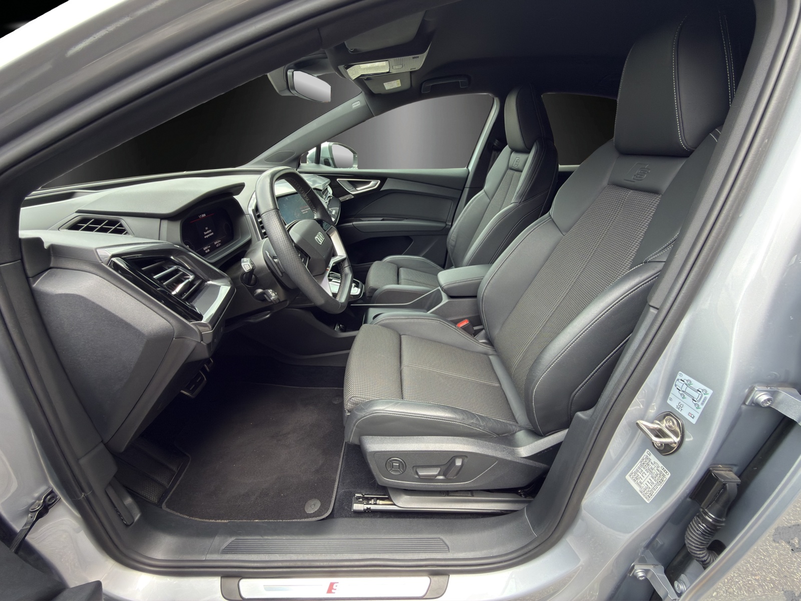 AUDI Audi Q4 Sportback e-tron 50 quattro-image-10