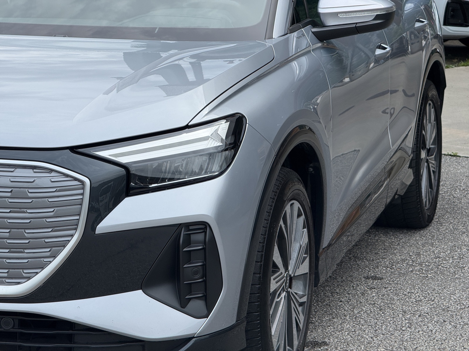 AUDI Audi Q4 Sportback e-tron 50 quattro-image-17